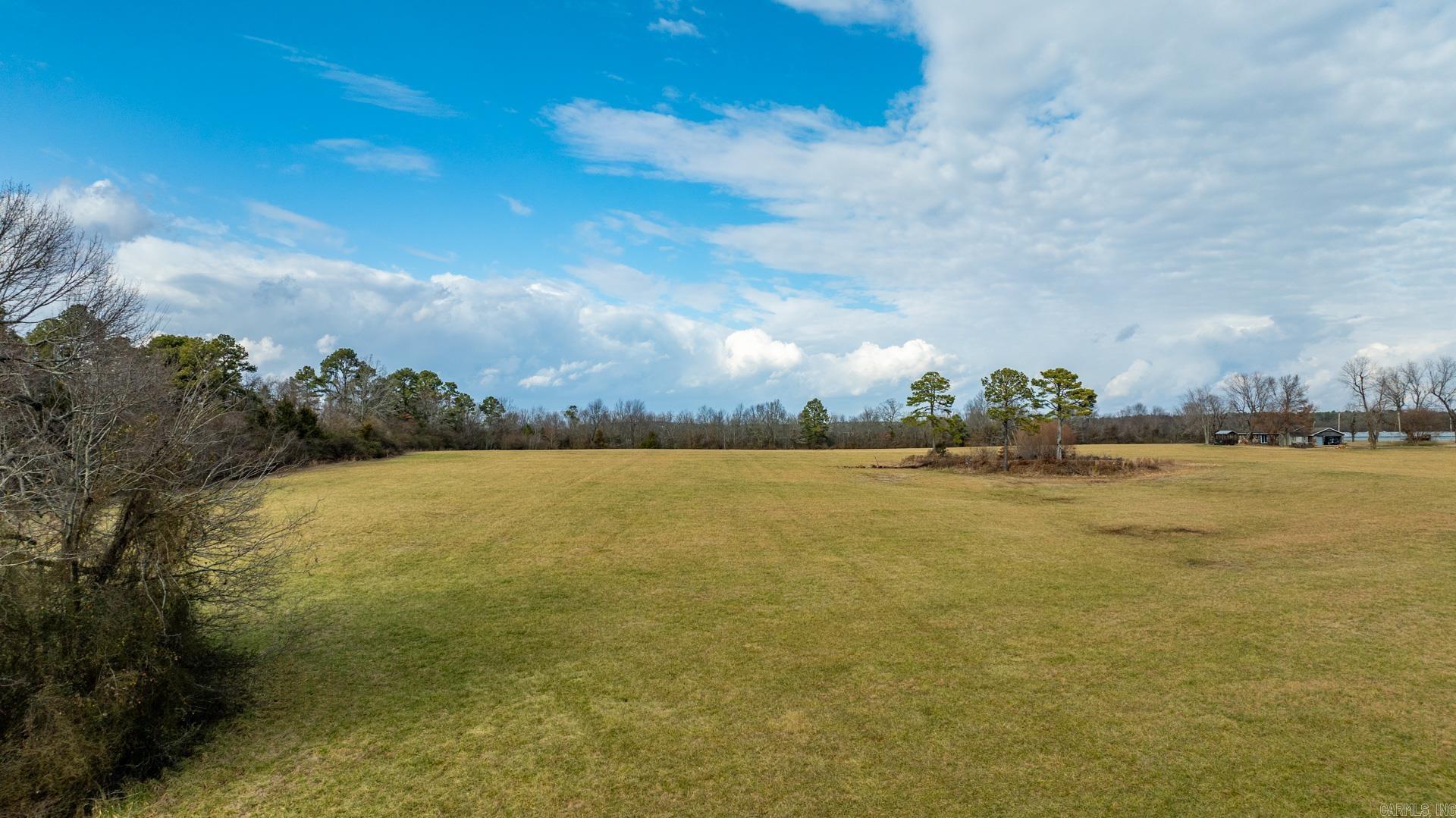 345  Creek  Floral, AR