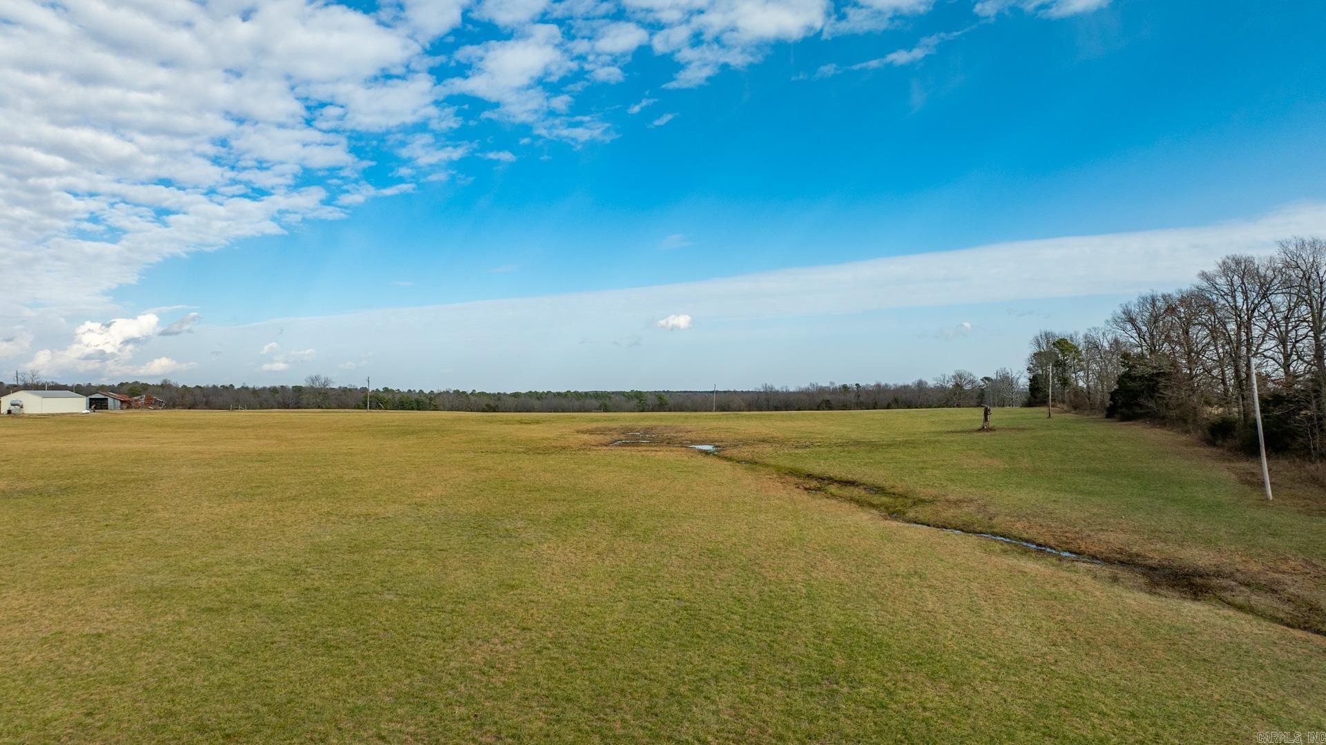345  Creek  Floral, AR