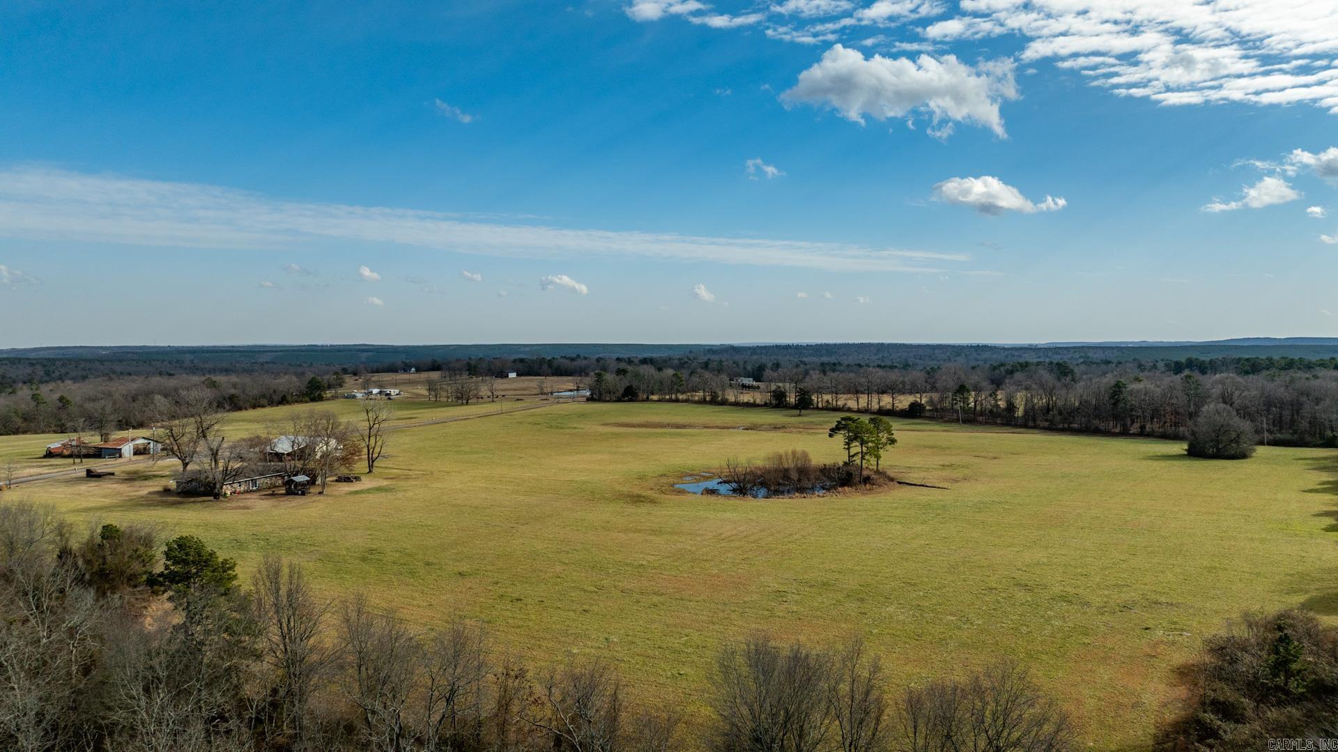 345  Creek  Floral, AR