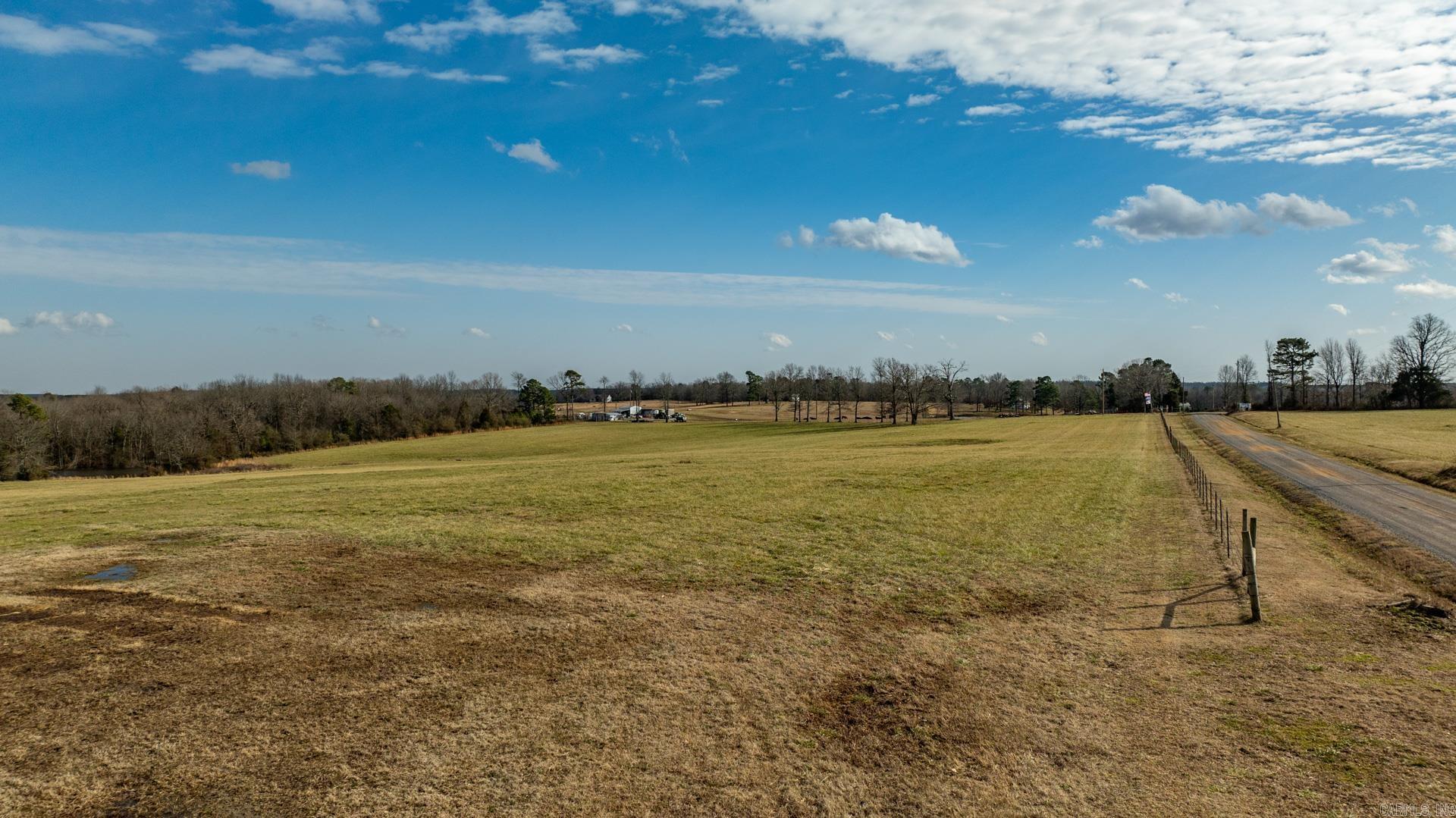 345  Creek  Floral, AR