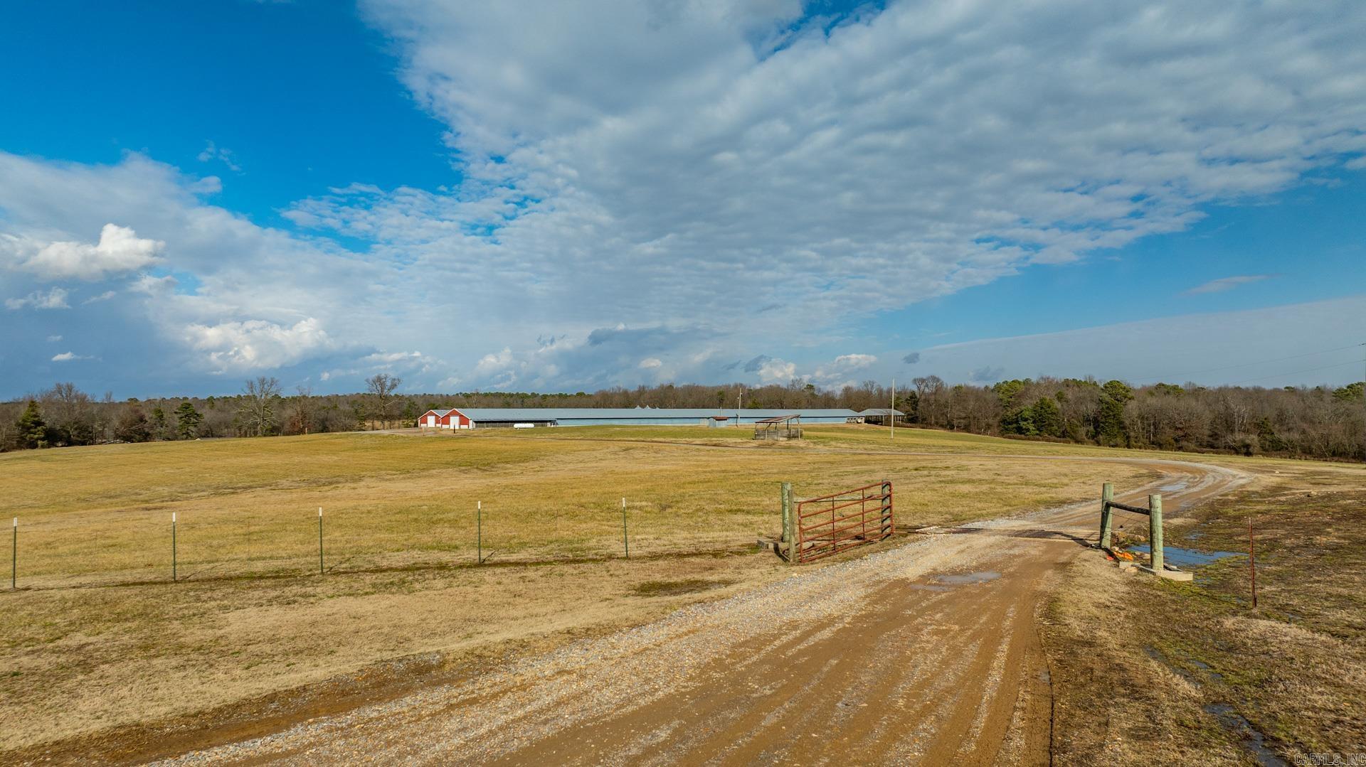 345  Creek  Floral, AR
