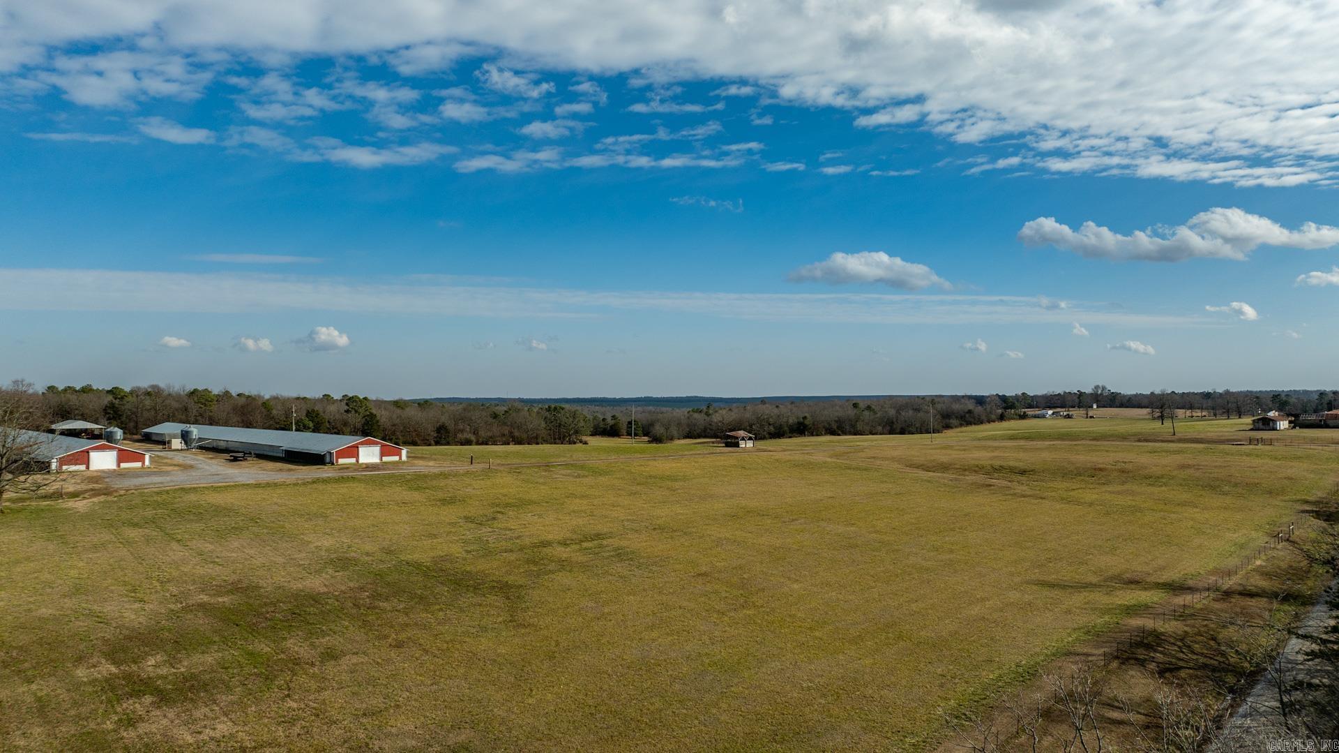 345  Creek  Floral, AR