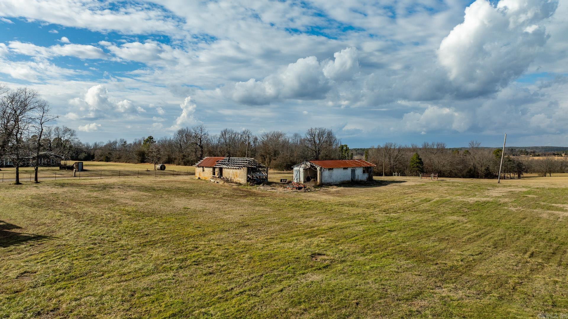 345  Creek  Floral, AR