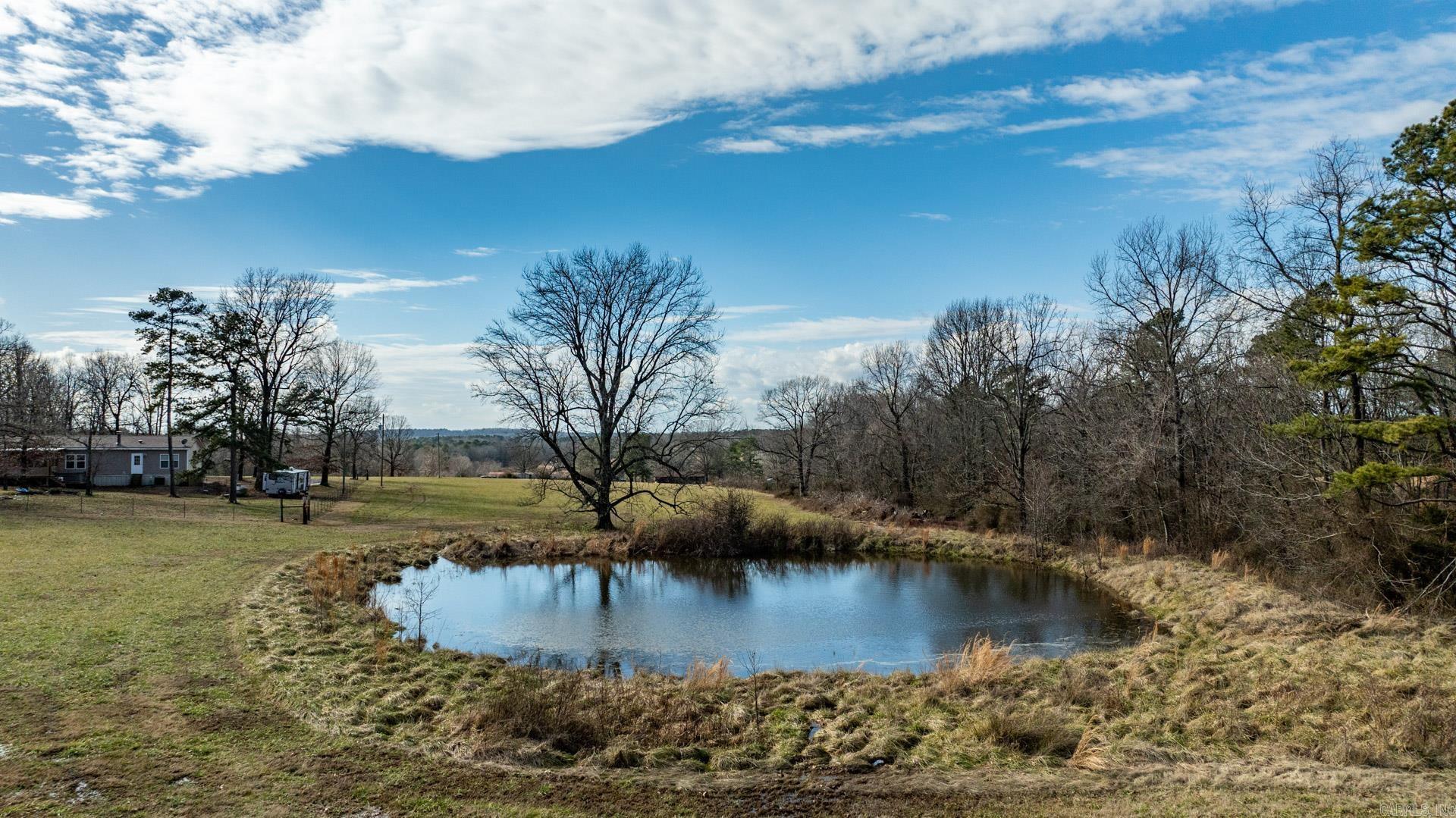 345  Creek  Floral, AR