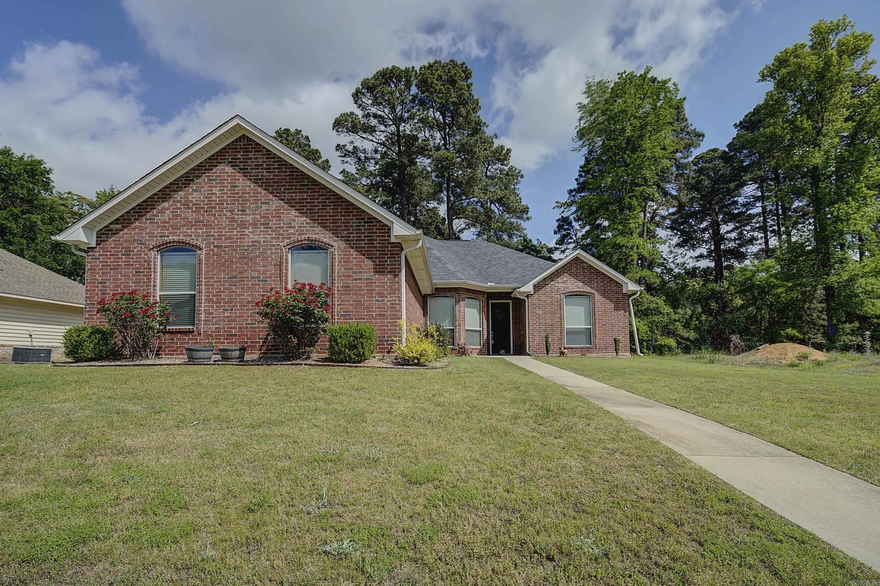 6908  Woodmere Ct  Texarkana, TX