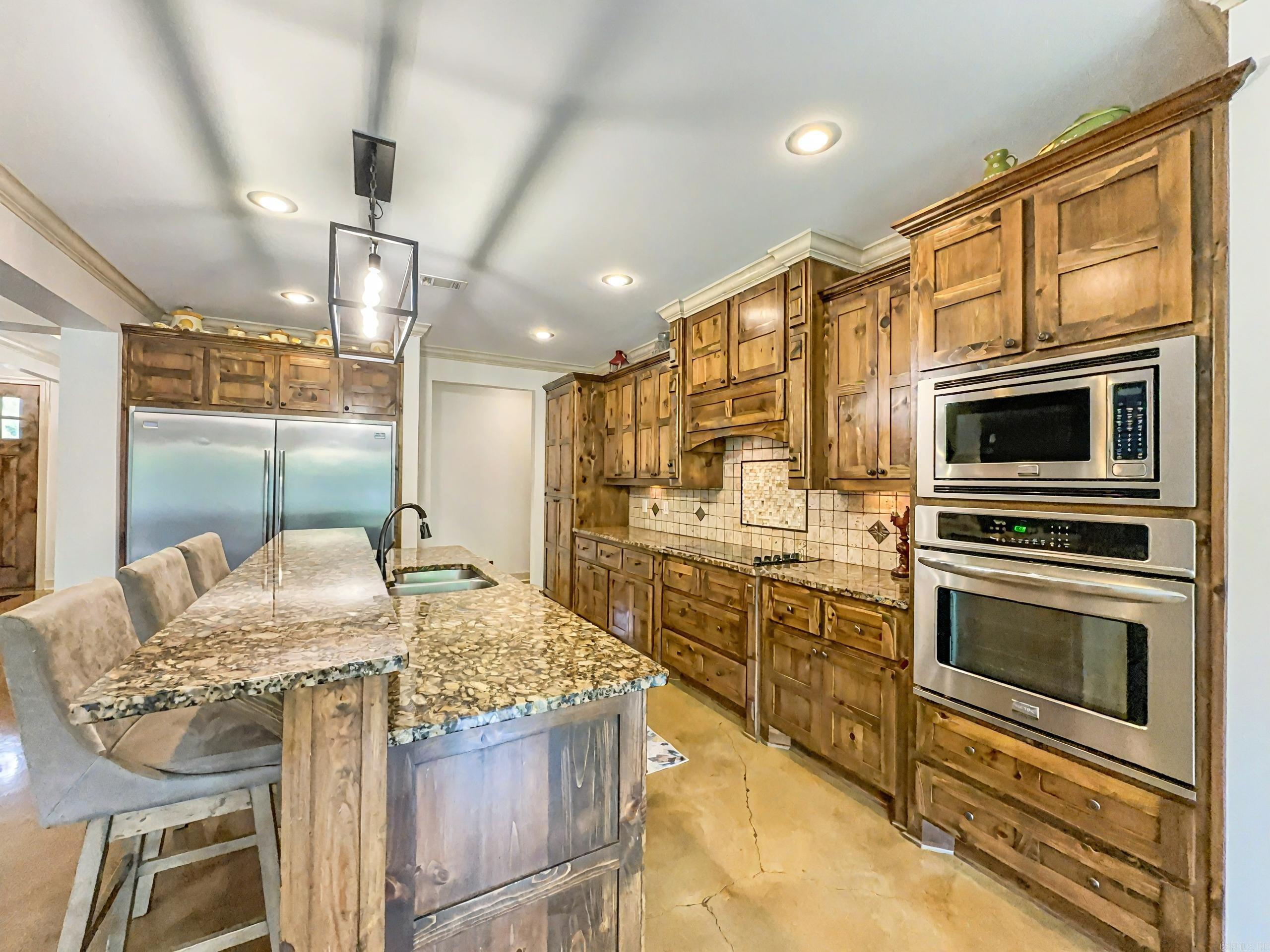 10163  salina dr  Benton, AR