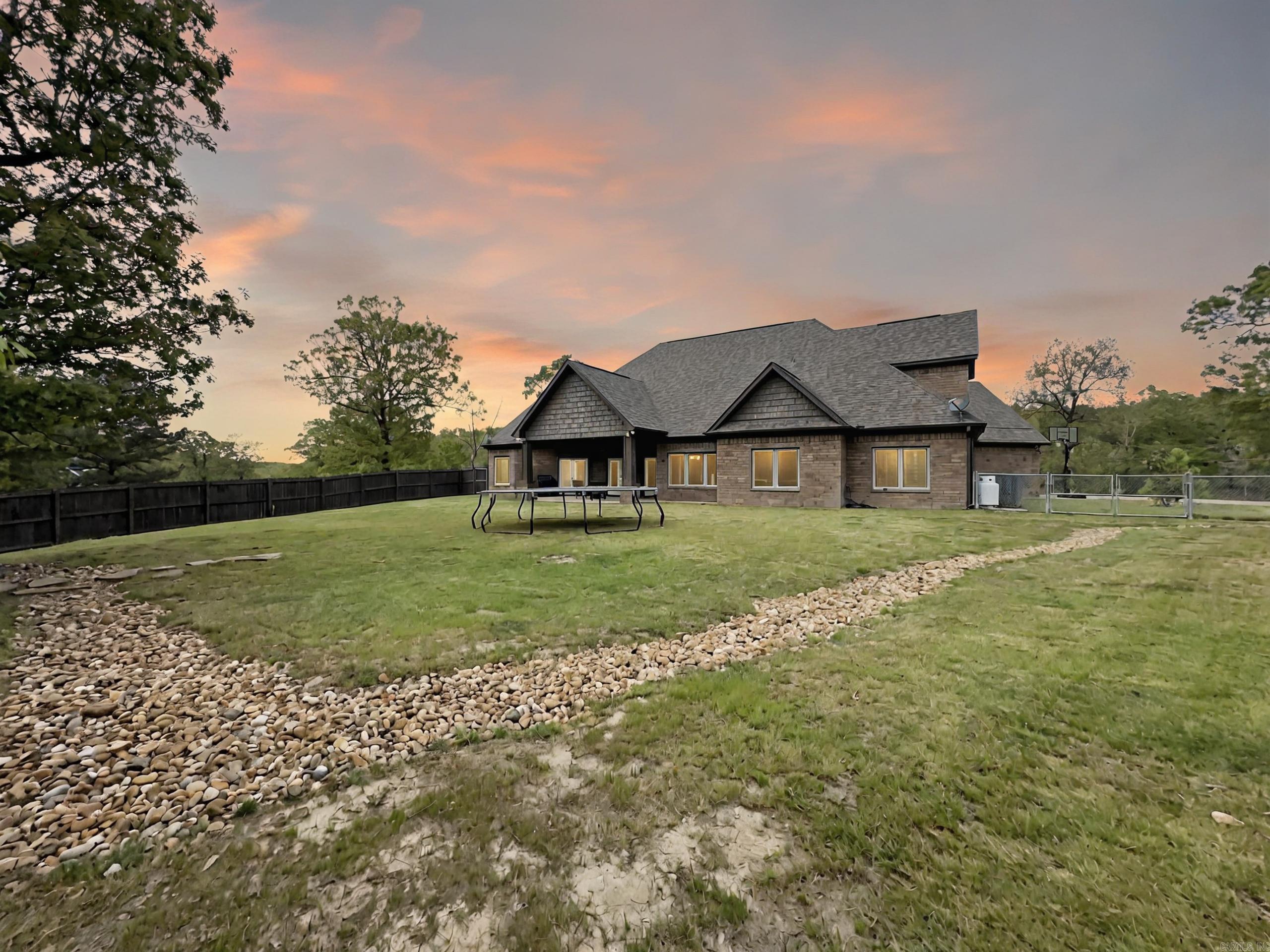 10163  salina dr  Benton, AR