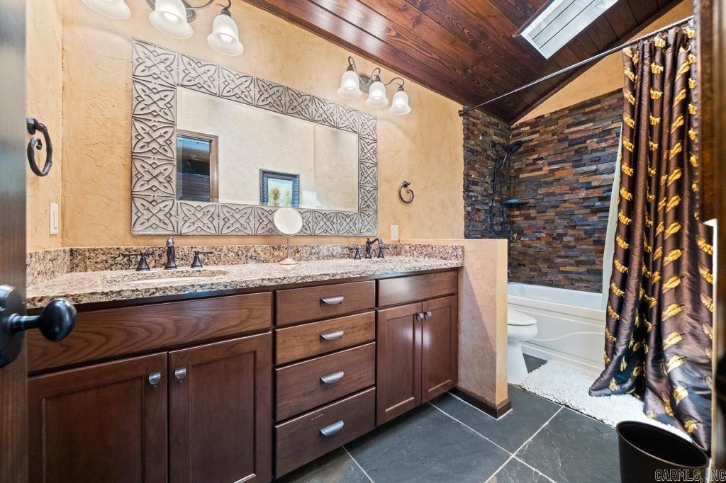 138  Silver Point  Mount Ida, AR