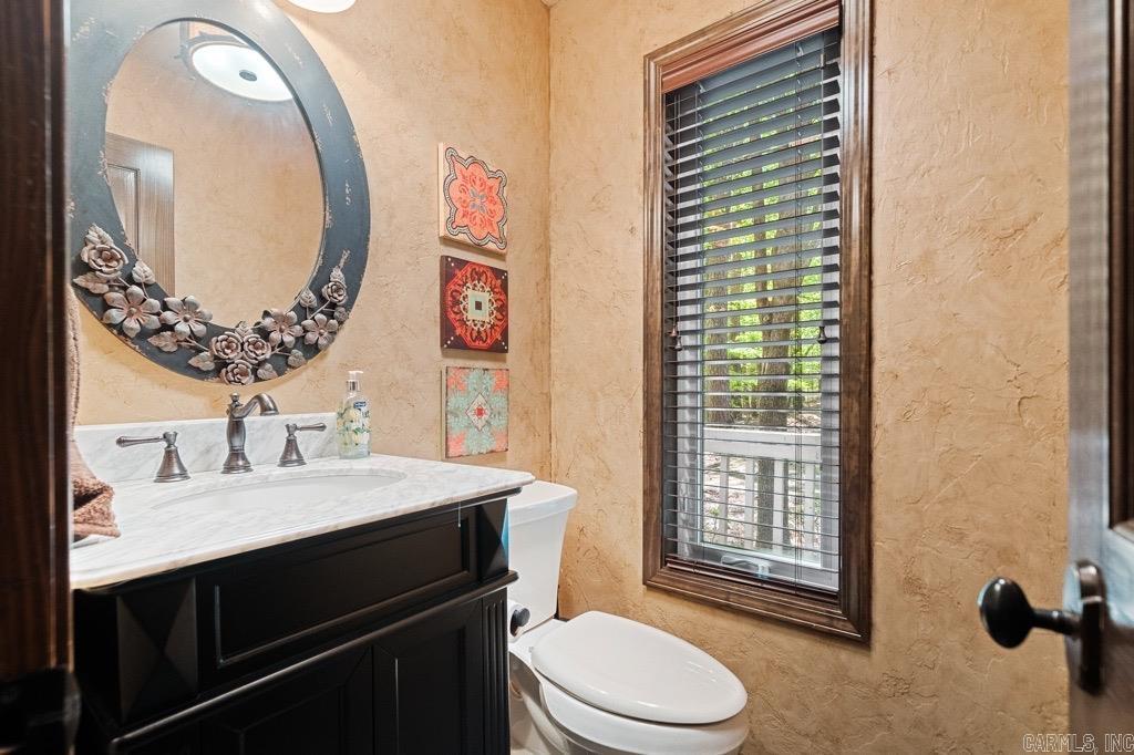 138  Silver Point  Mount Ida, AR