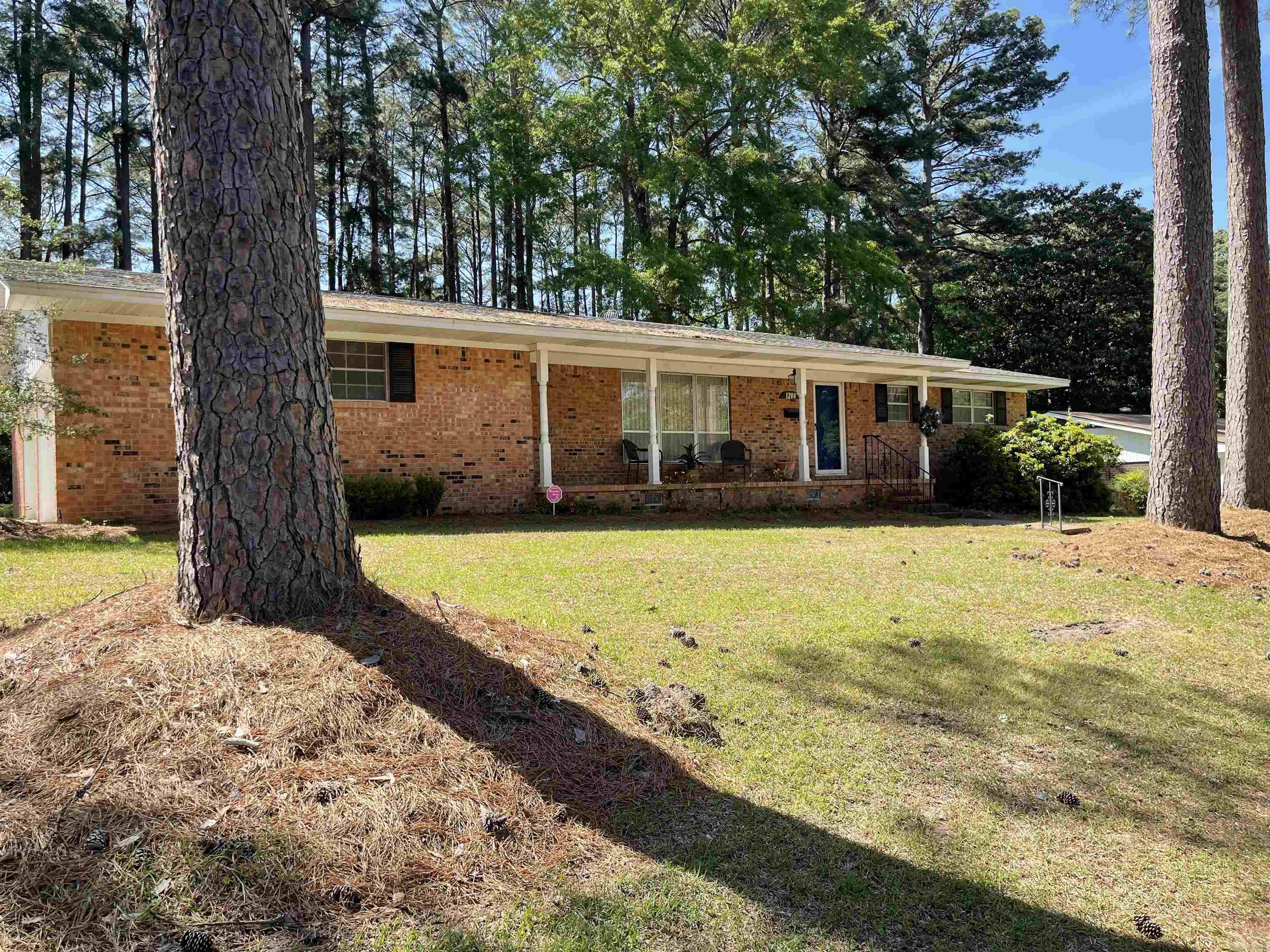 1206  Linwood  El Dorado, AR