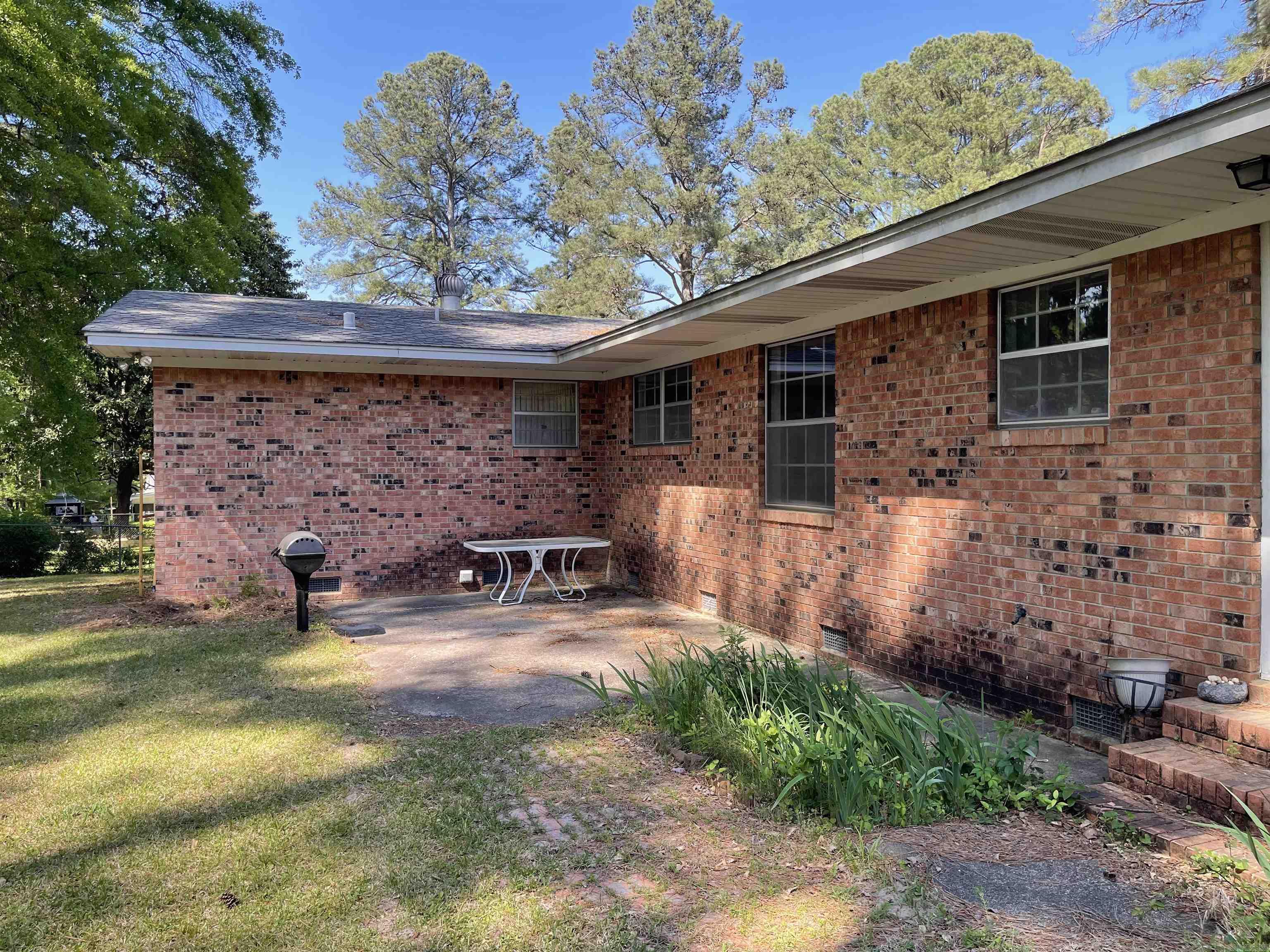 1206  Linwood  El Dorado, AR