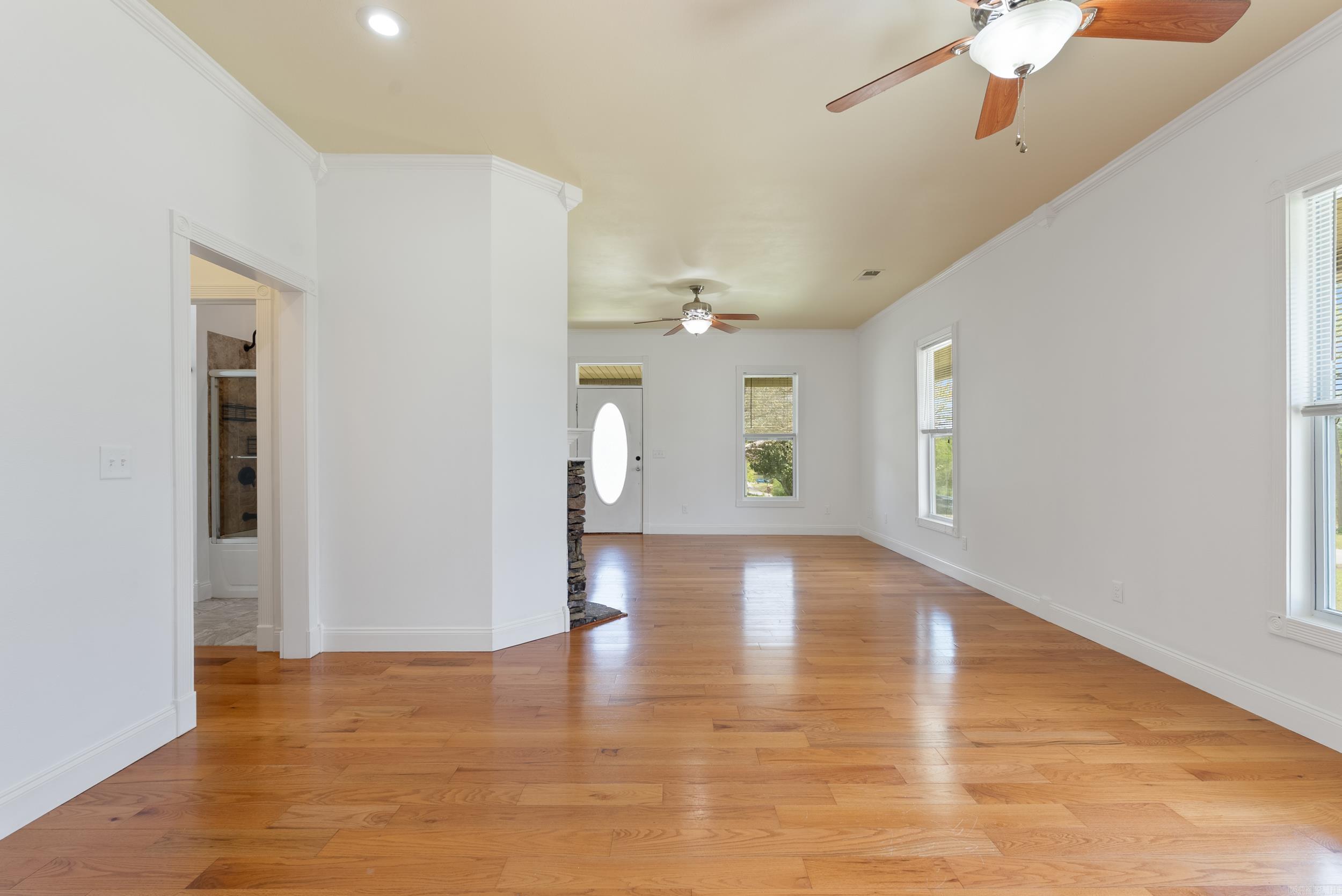 189 N Main  Shirley, AR