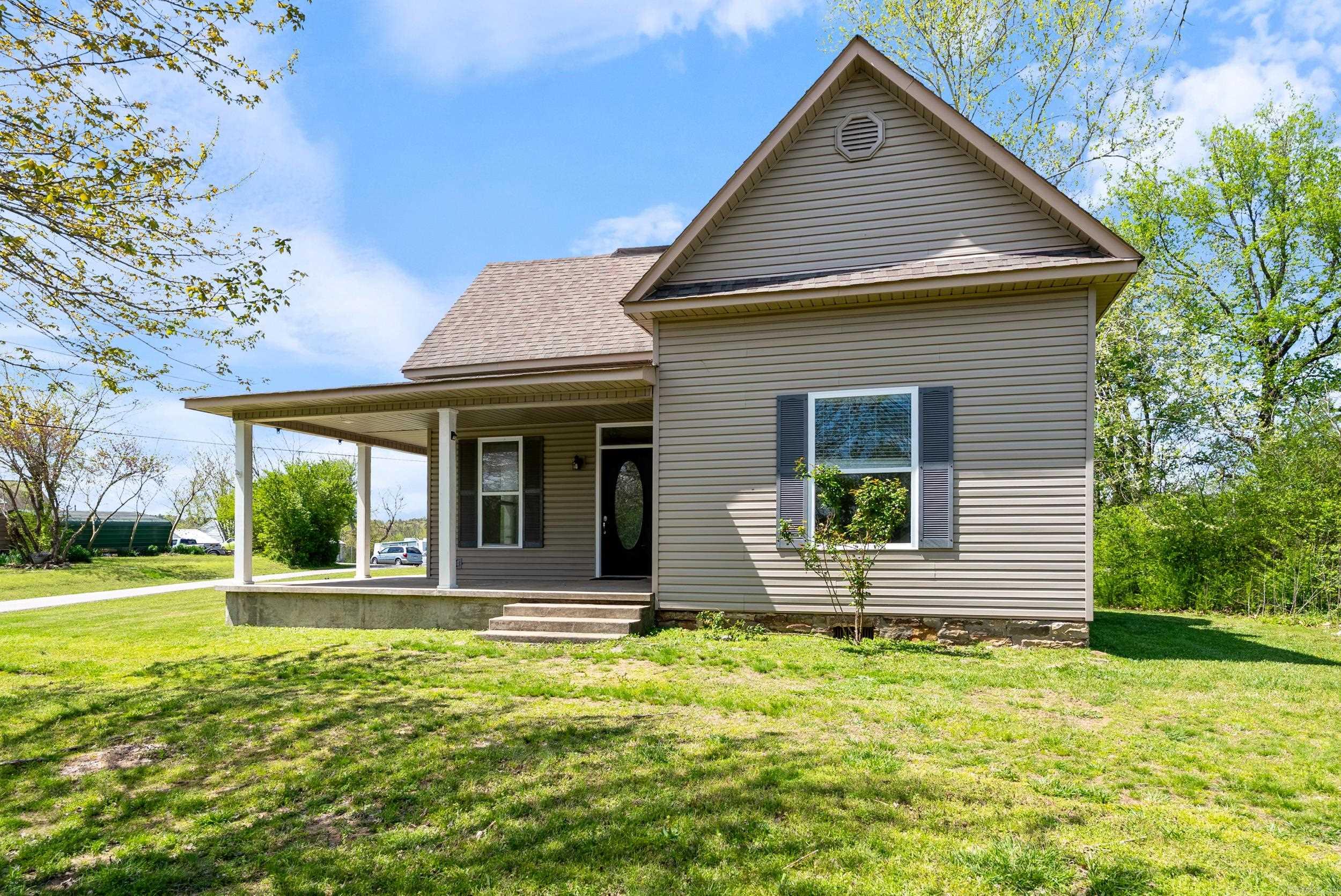 189 N Main  Shirley, AR