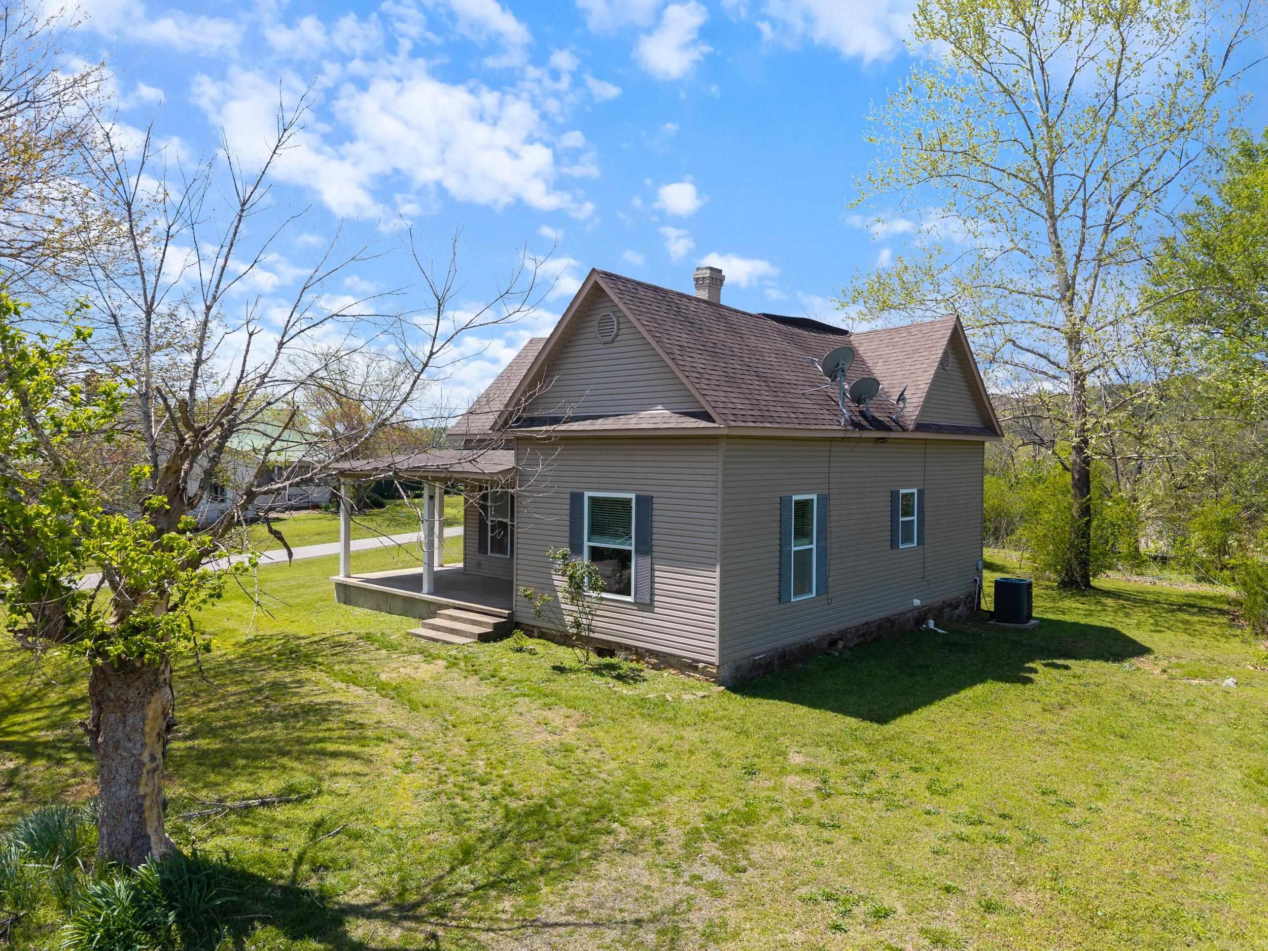 189 N Main  Shirley, AR