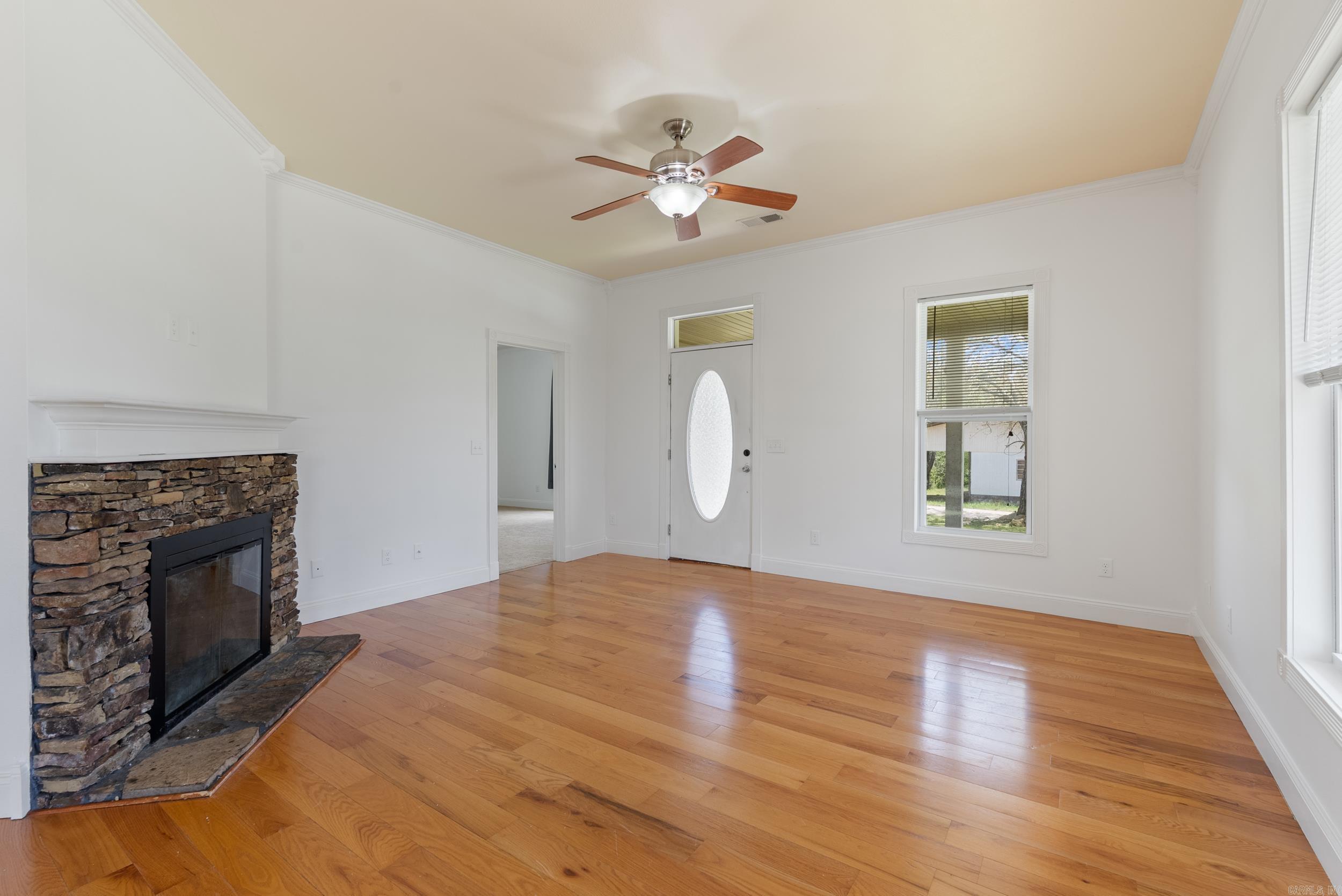 189 N Main  Shirley, AR