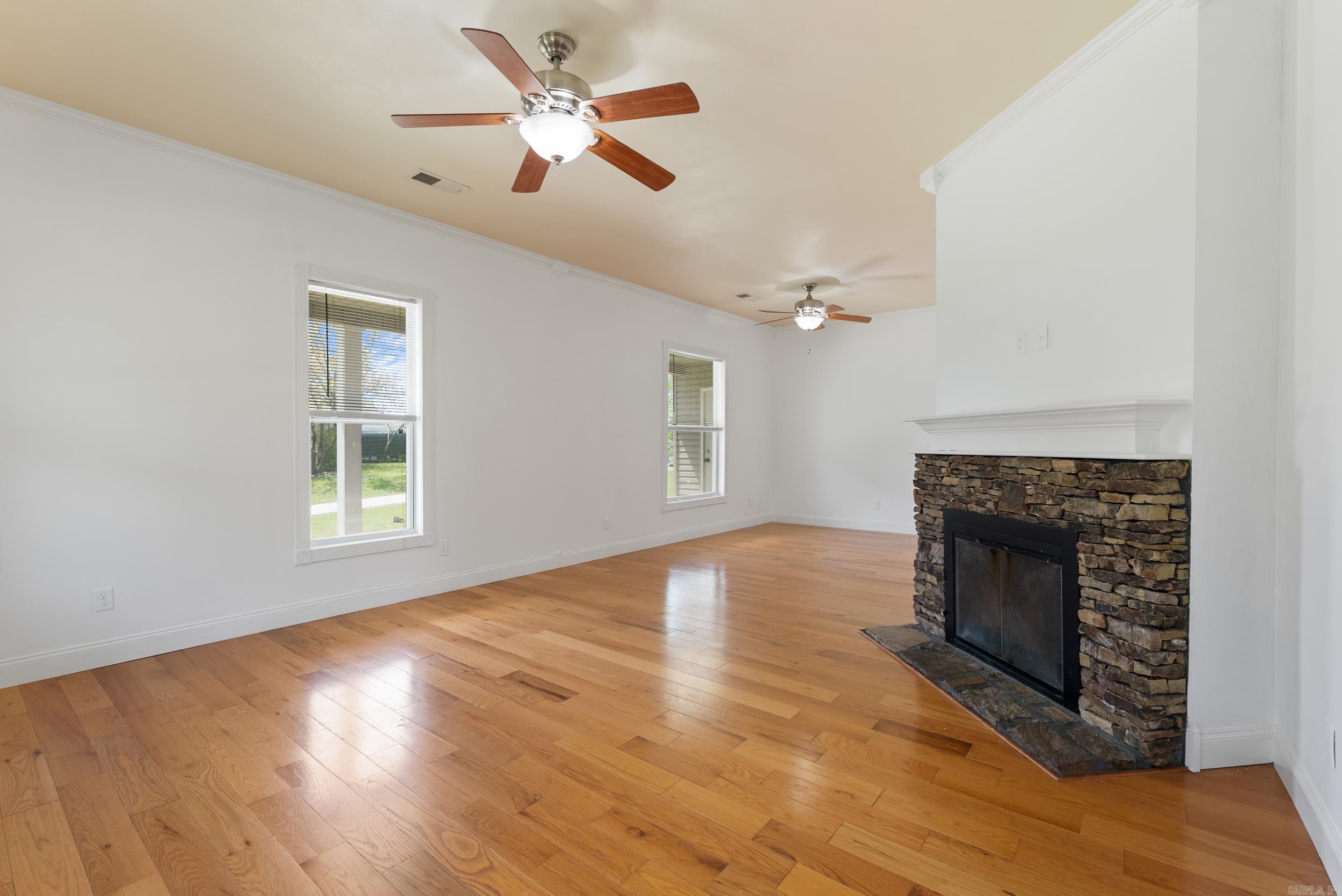 189 N Main  Shirley, AR
