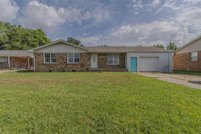 2303 E Lake  Paragould, AR
