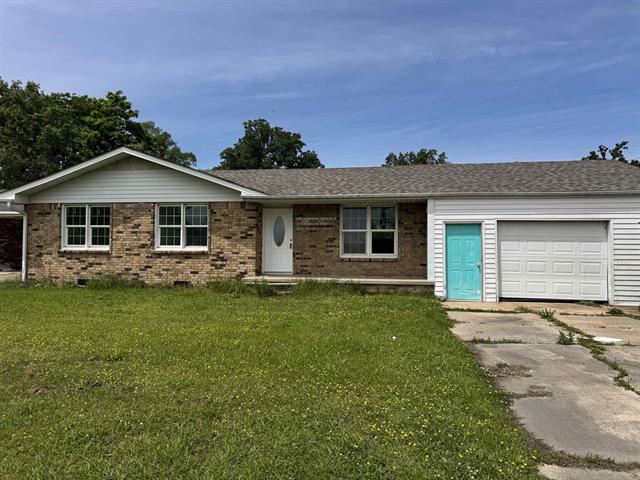 2303 E Lake  Paragould, AR