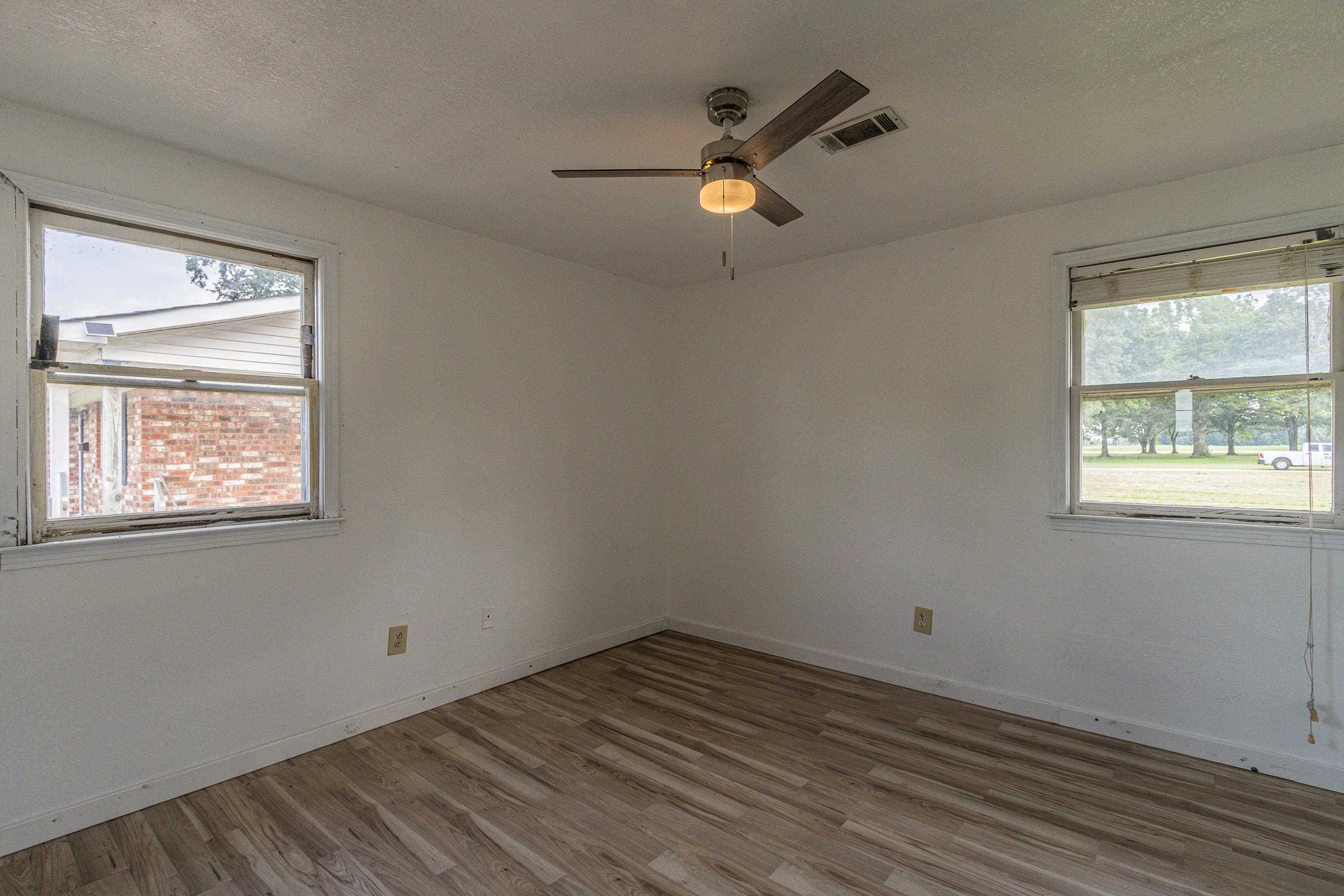 2303 E Lake  Paragould, AR