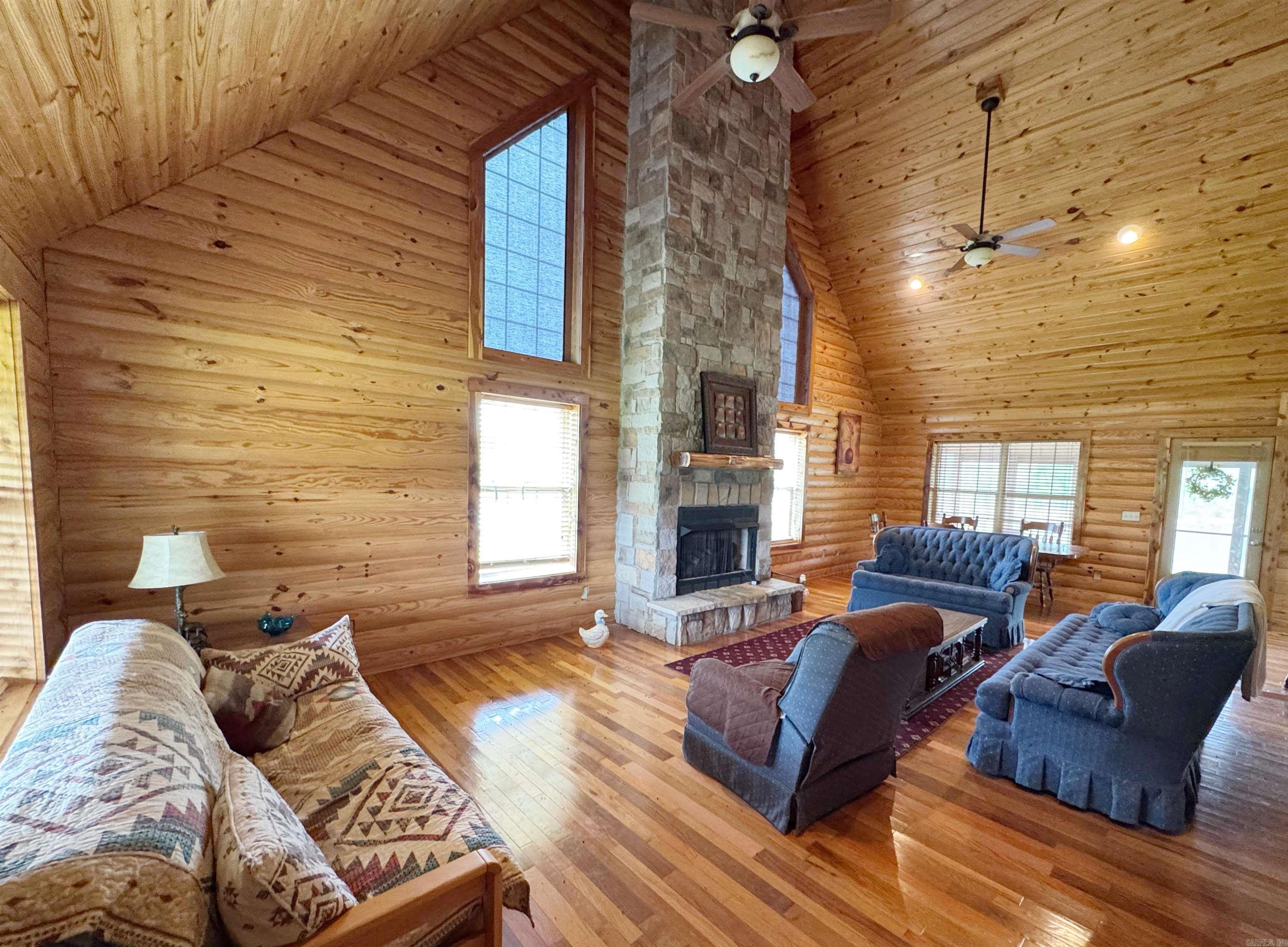 281  River Valley Rd.  Mountain View, AR
