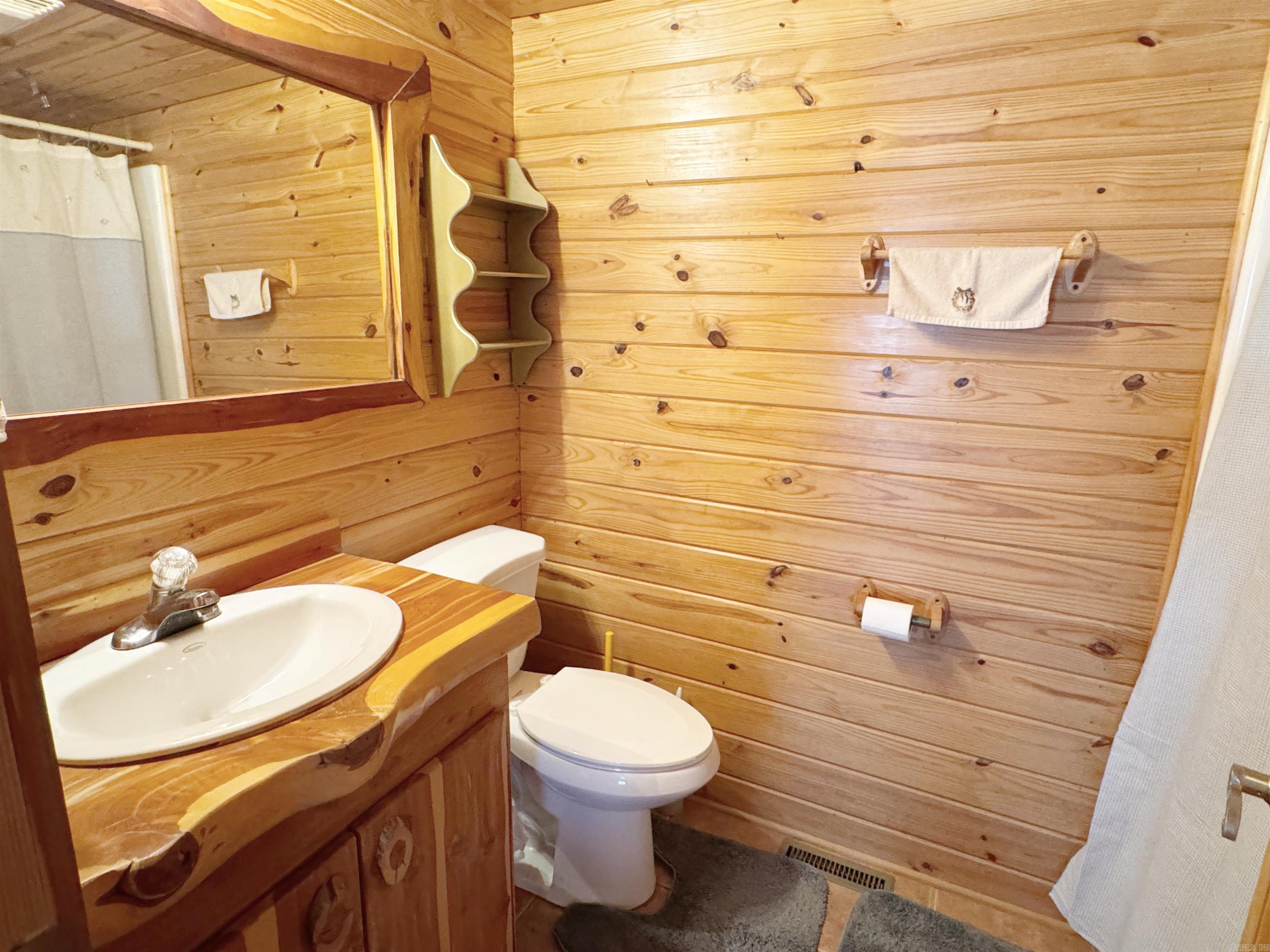 281  River Valley Rd.  Mountain View, AR