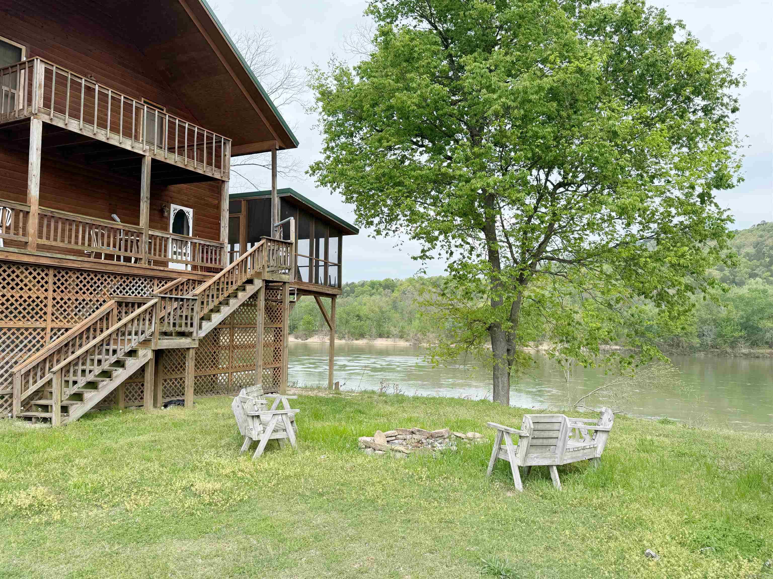 281  River Valley Rd.  Mountain View, AR