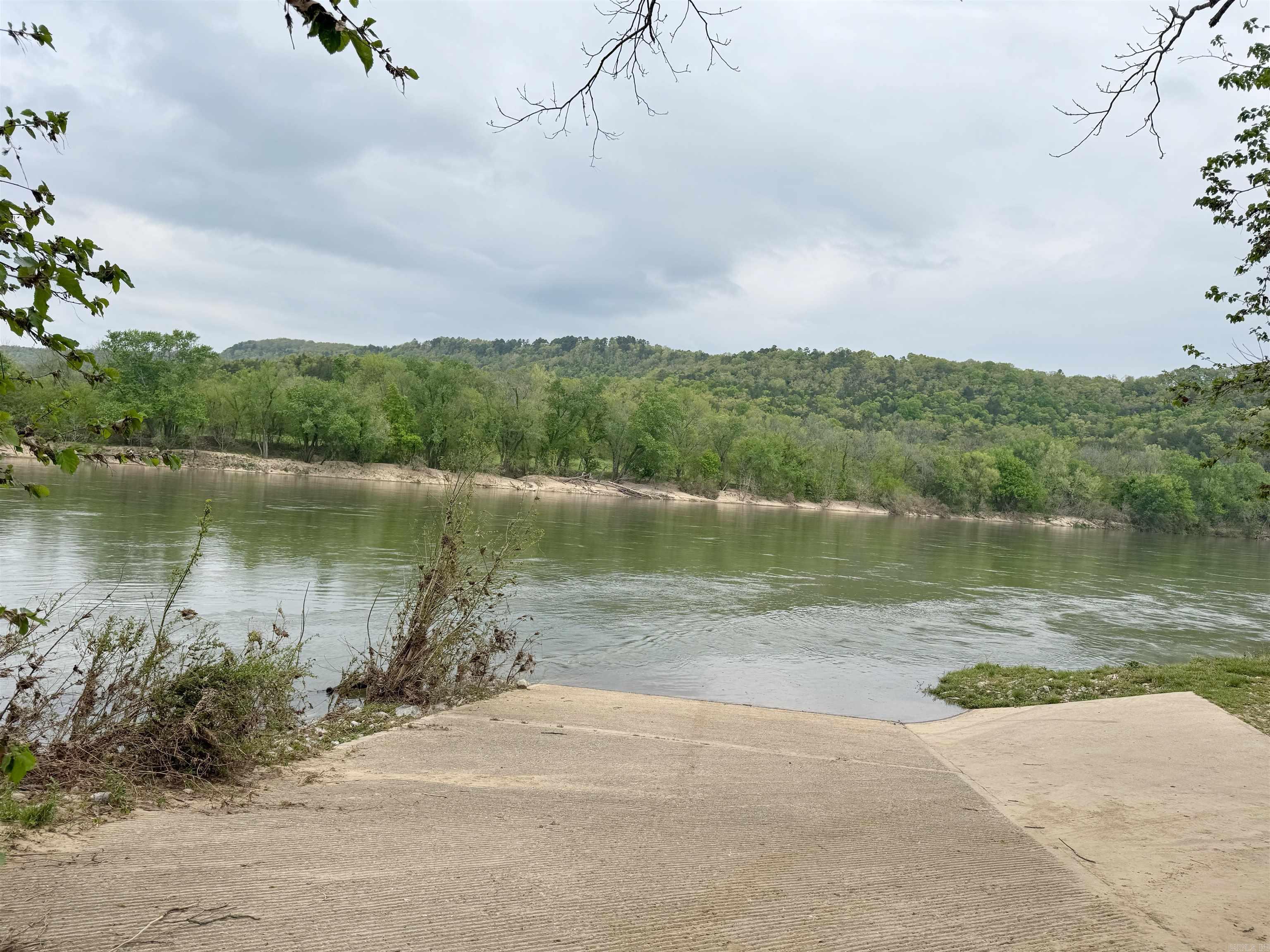 281  River Valley Rd.  Mountain View, AR