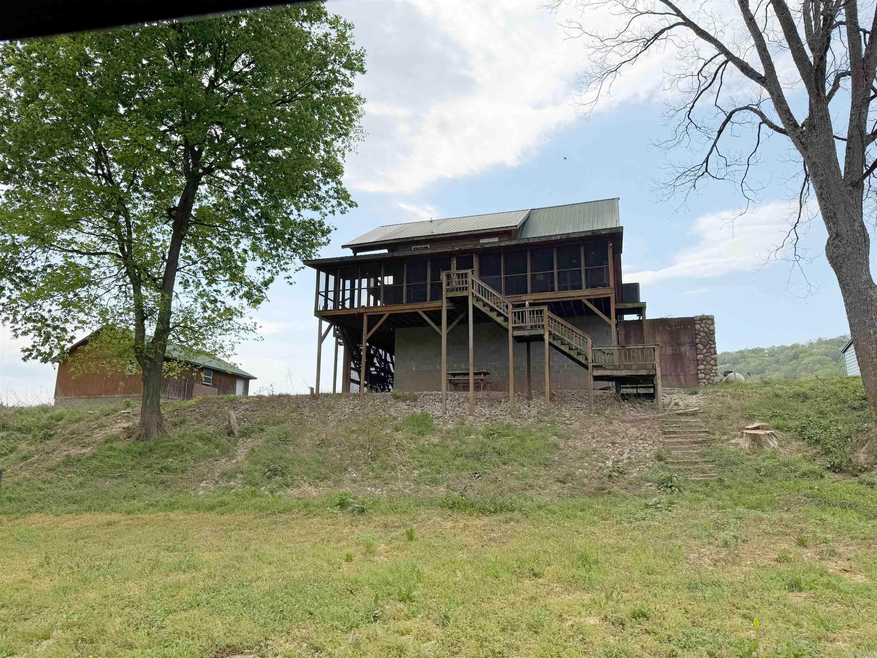 281  River Valley Rd.  Mountain View, AR