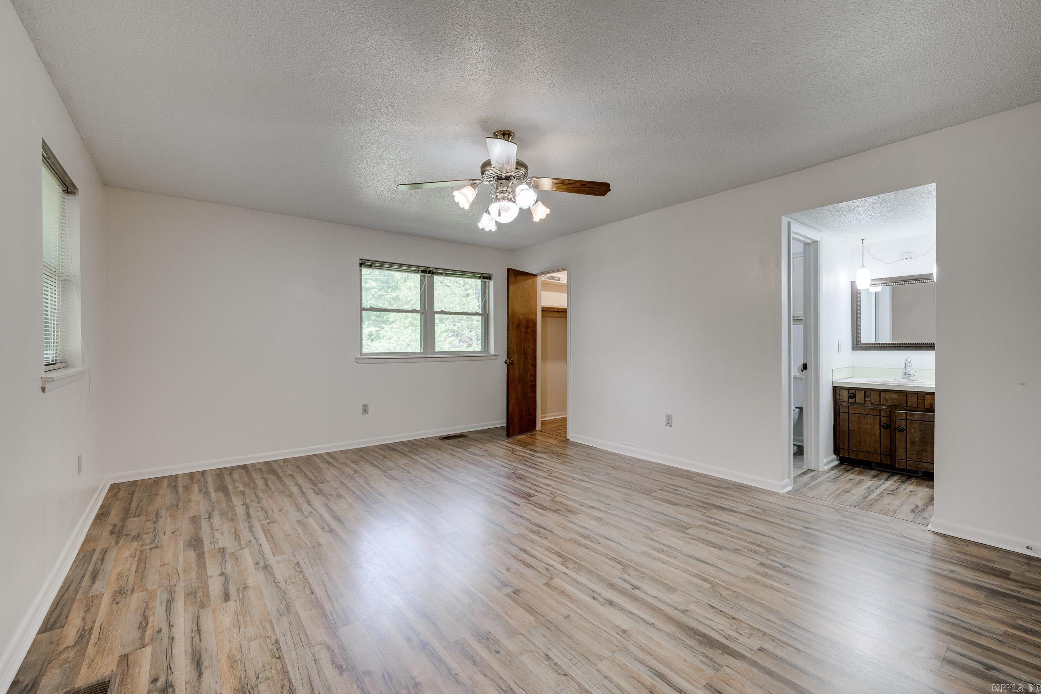 23  Cinnamon Dr.  Sherwood, AR