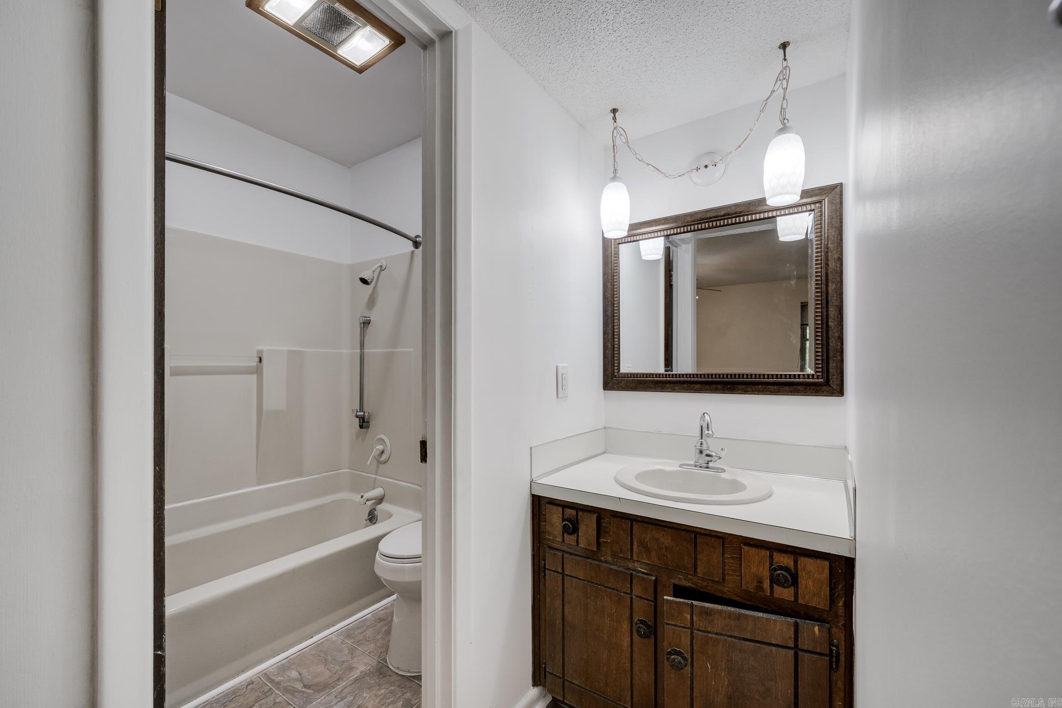 23  Cinnamon Dr.  Sherwood, AR