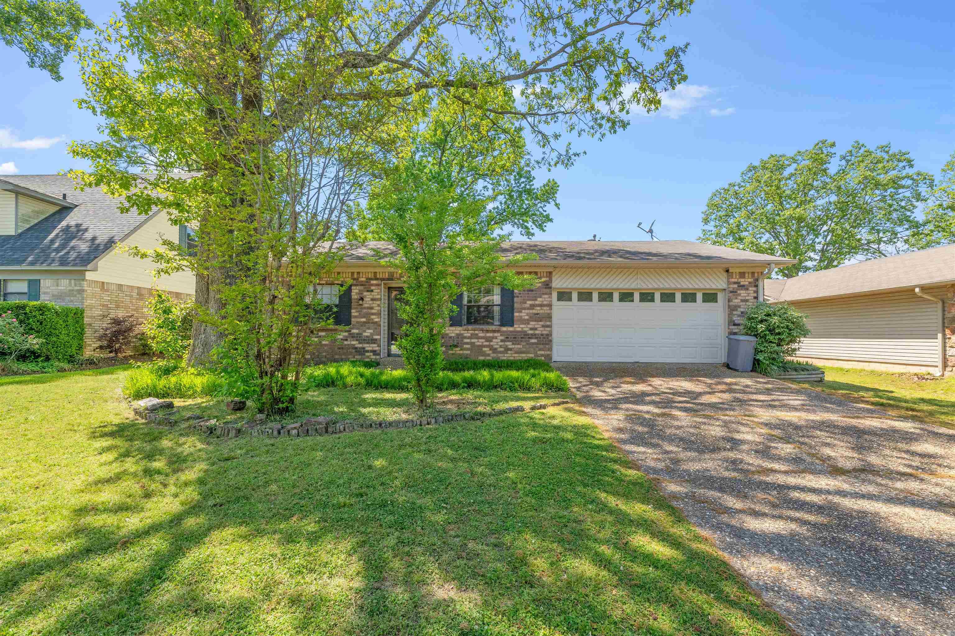 111  Pamela  Sherwood, AR