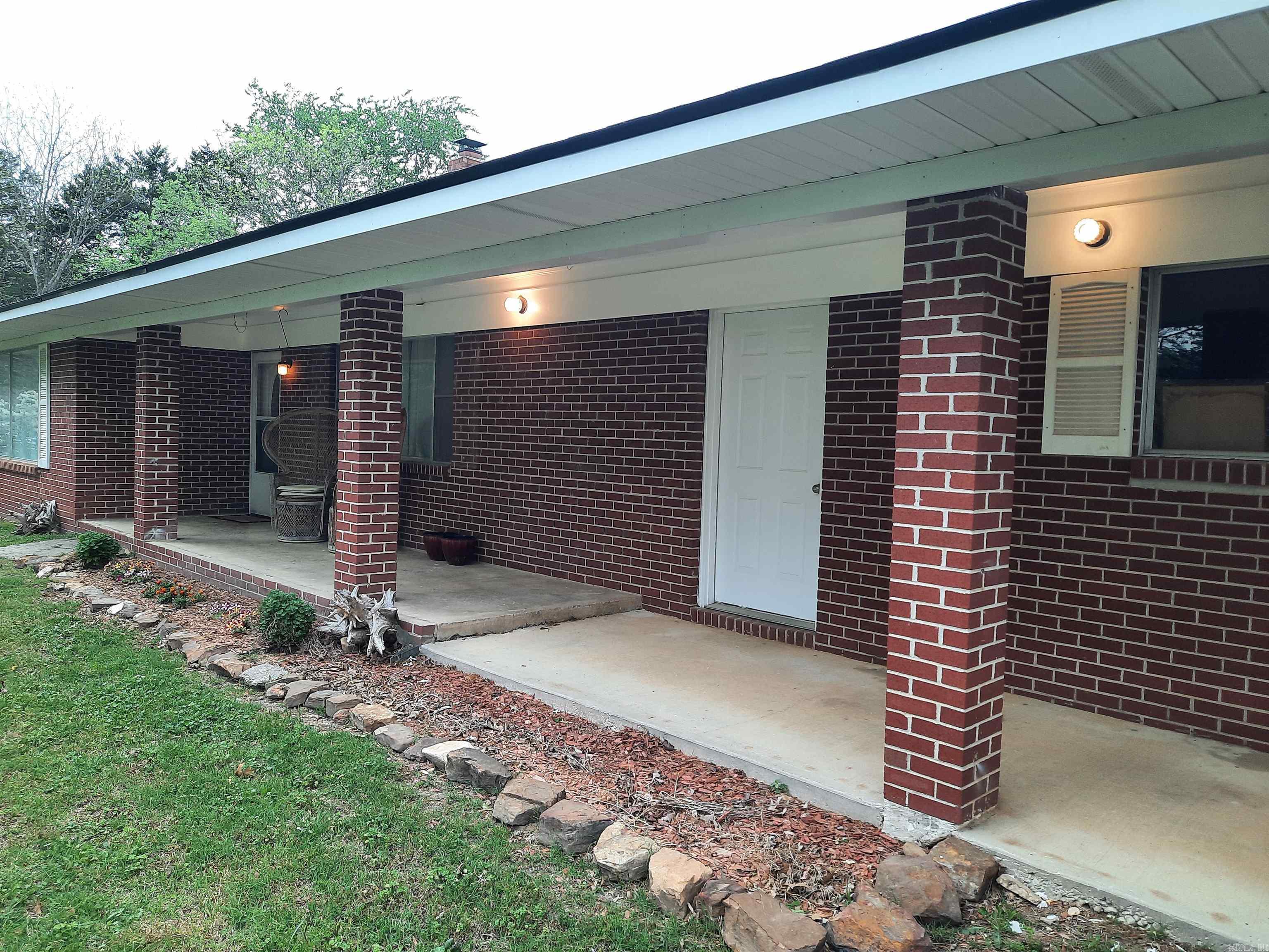 506  Hell Creek Road  Mountain View, AR
