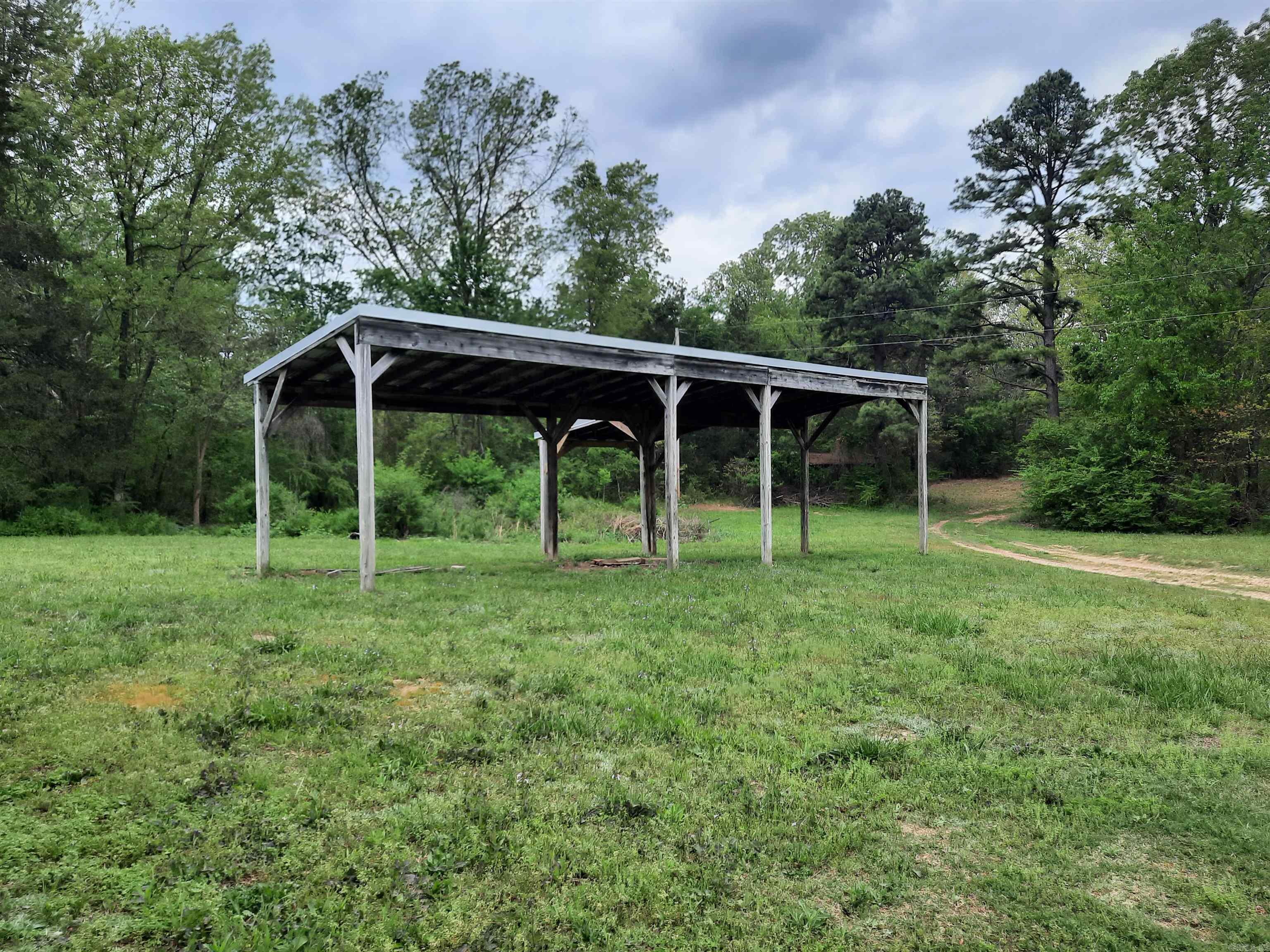 506  Hell Creek Road  Mountain View, AR