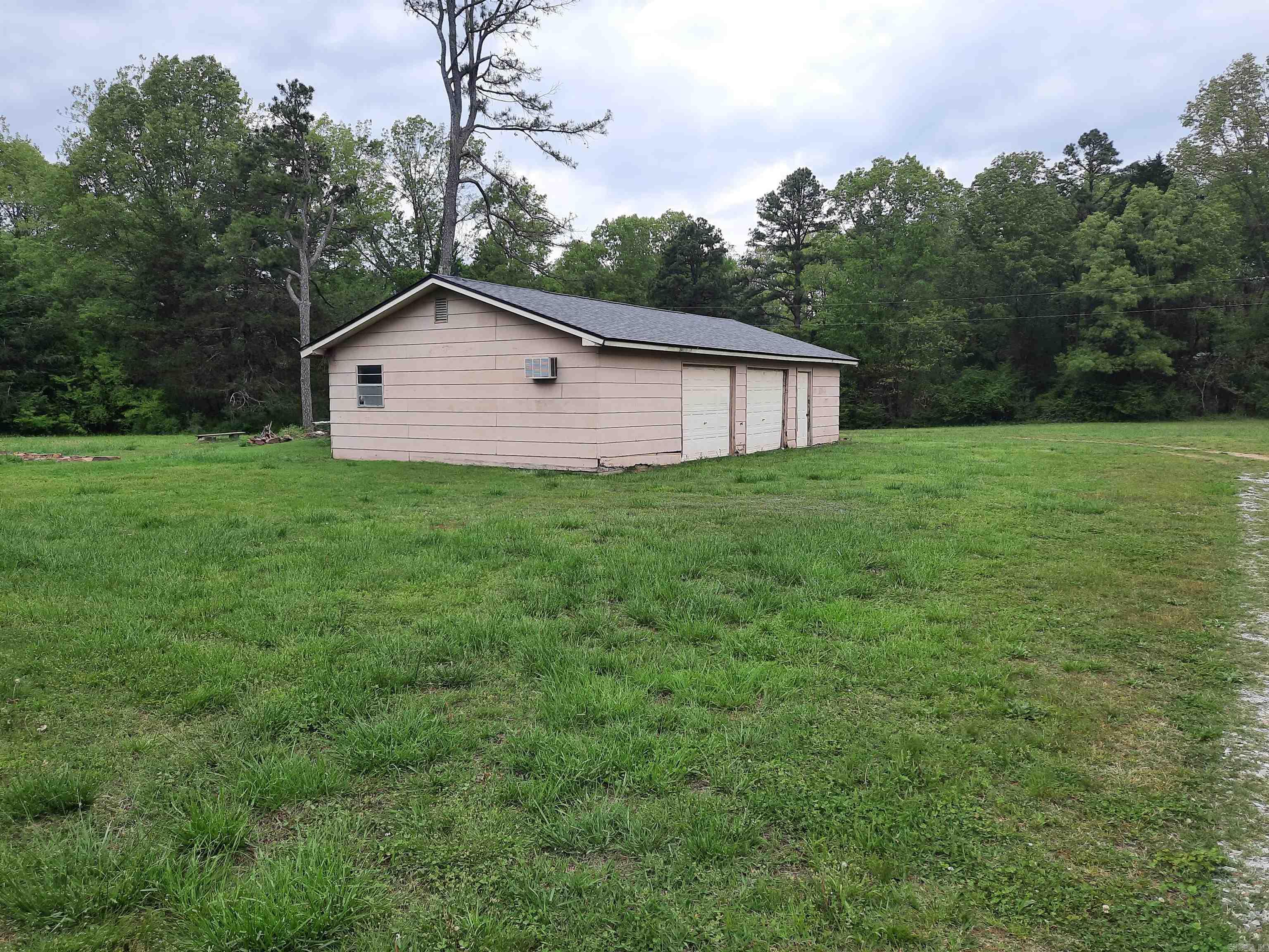506  Hell Creek Road  Mountain View, AR
