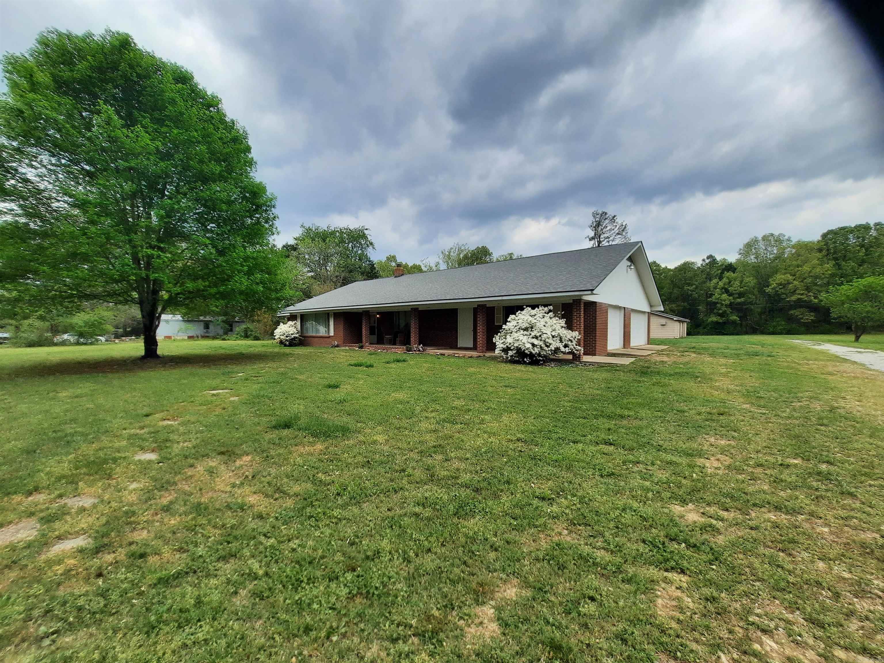 506  Hell Creek Road  Mountain View, AR