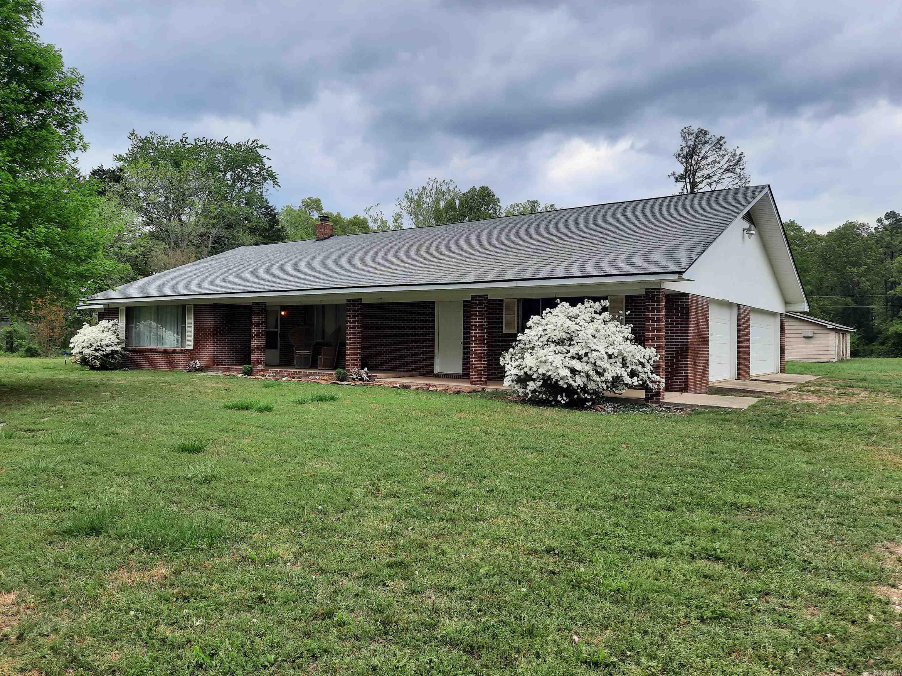 506  Hell Creek Road  Mountain View, AR