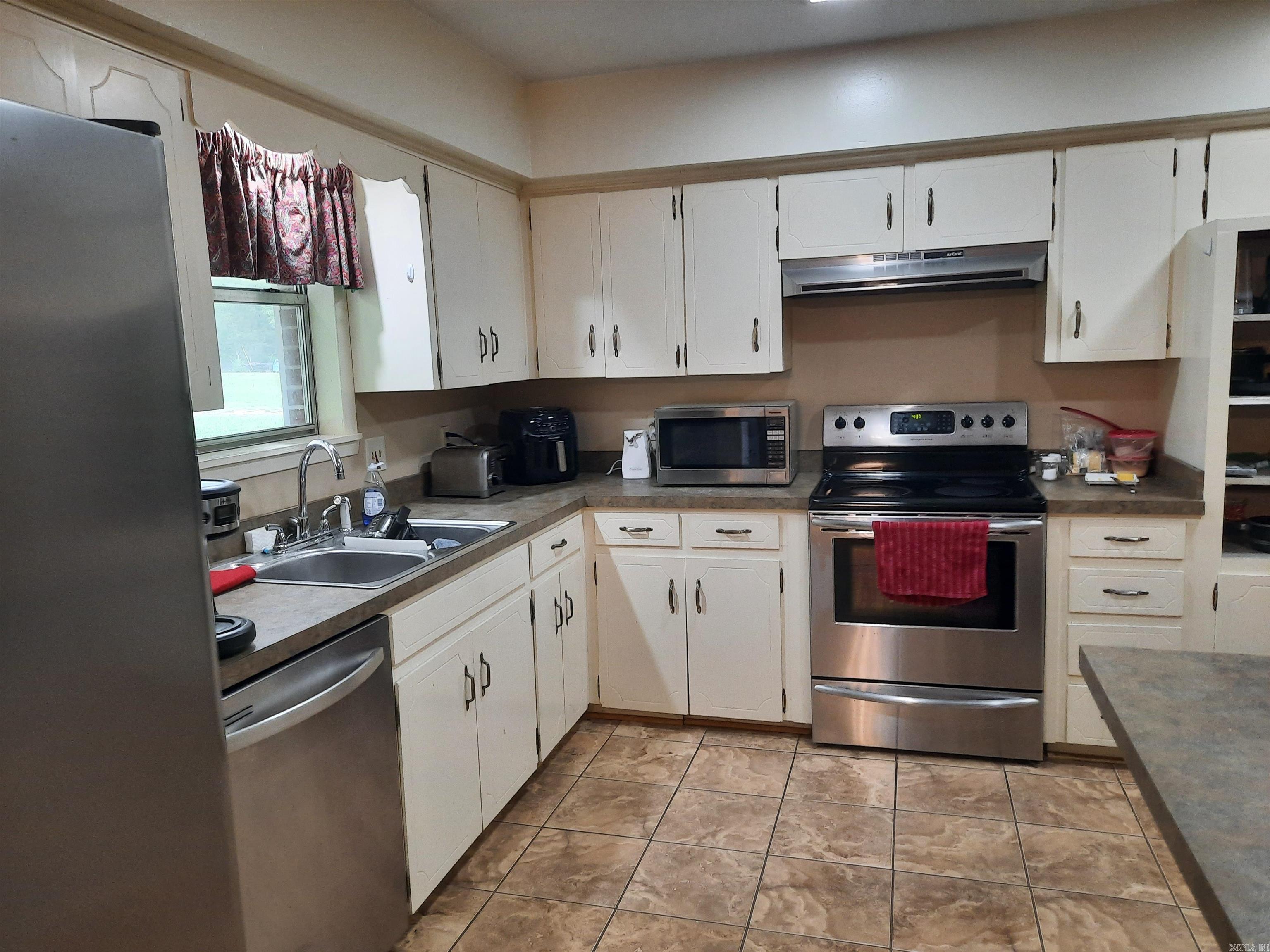 506  Hell Creek Road  Mountain View, AR