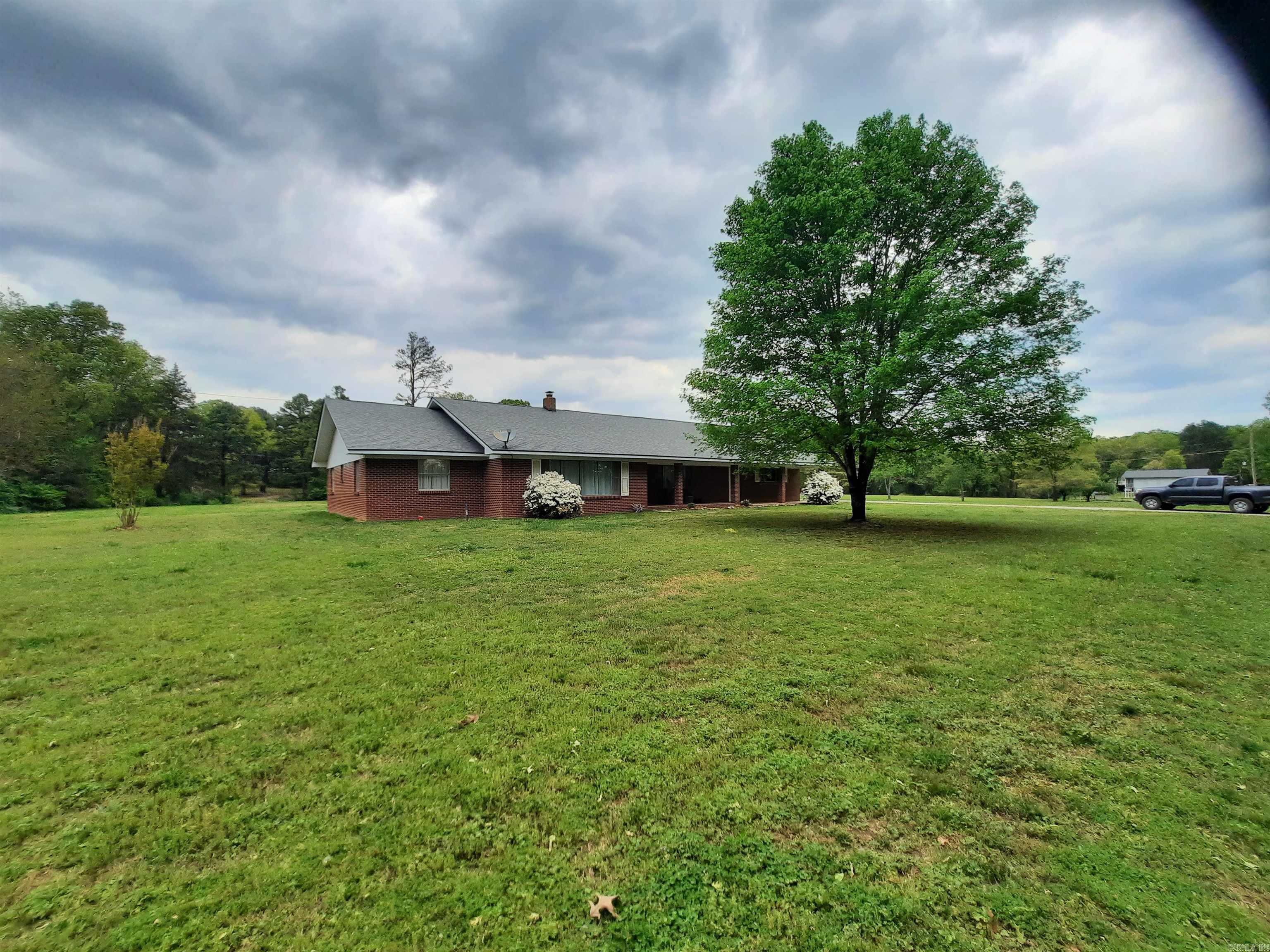 506  Hell Creek Road  Mountain View, AR