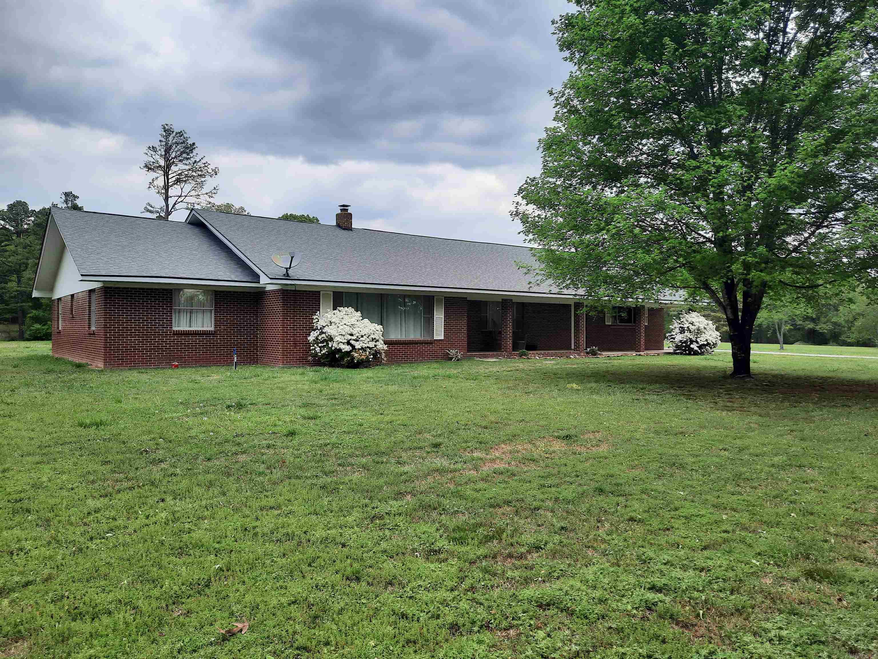 506  Hell Creek Road  Mountain View, AR