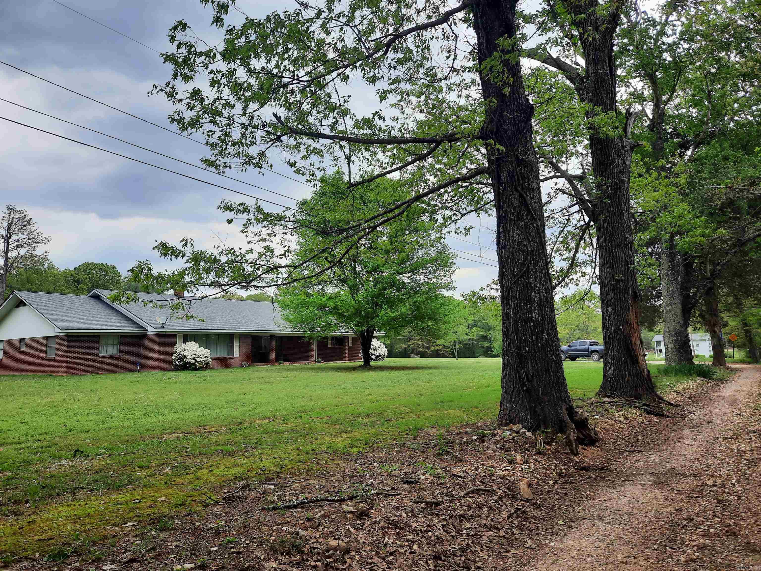 506  Hell Creek Road  Mountain View, AR