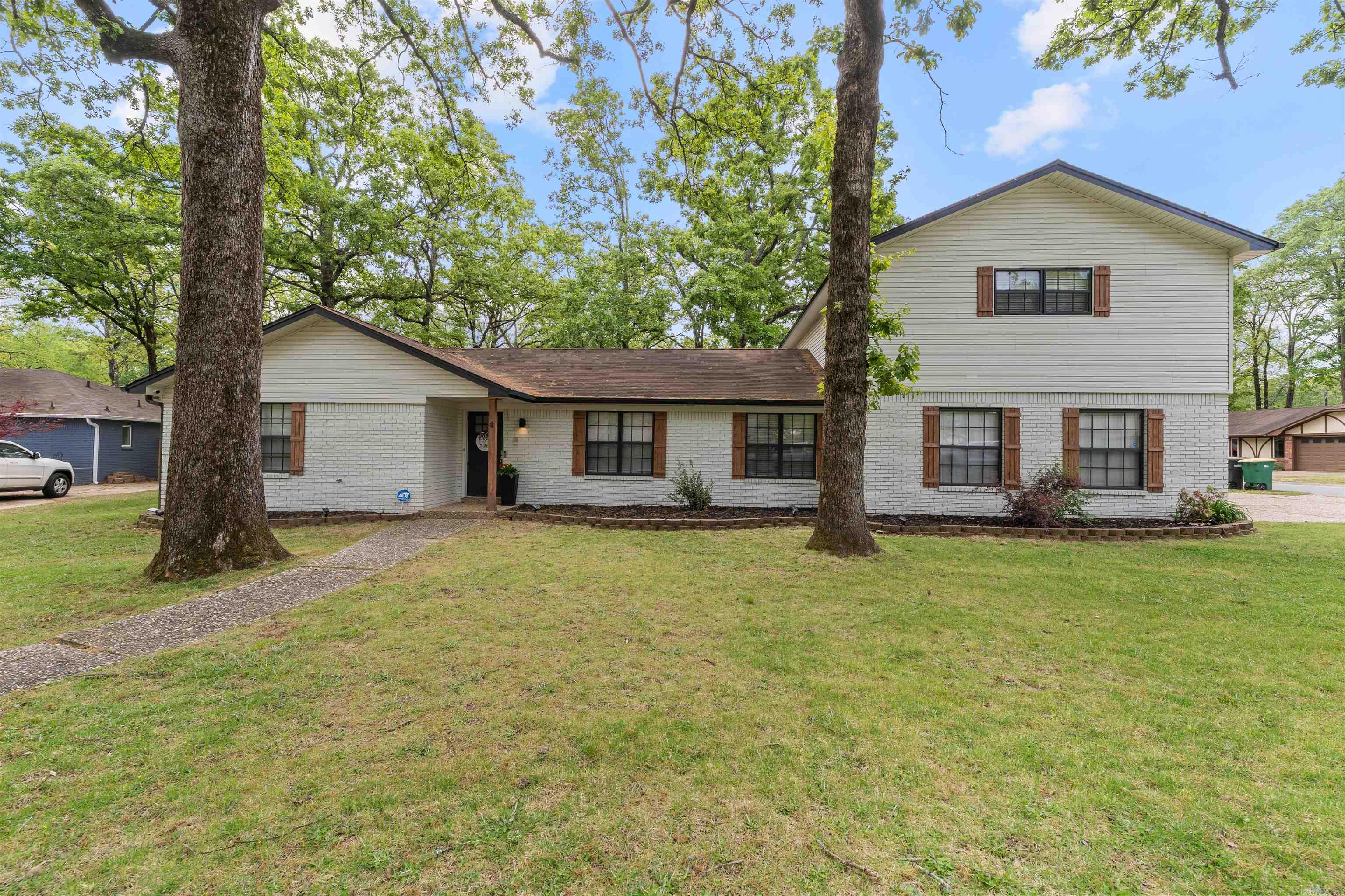 4  Daniel Dr  Sherwood, AR