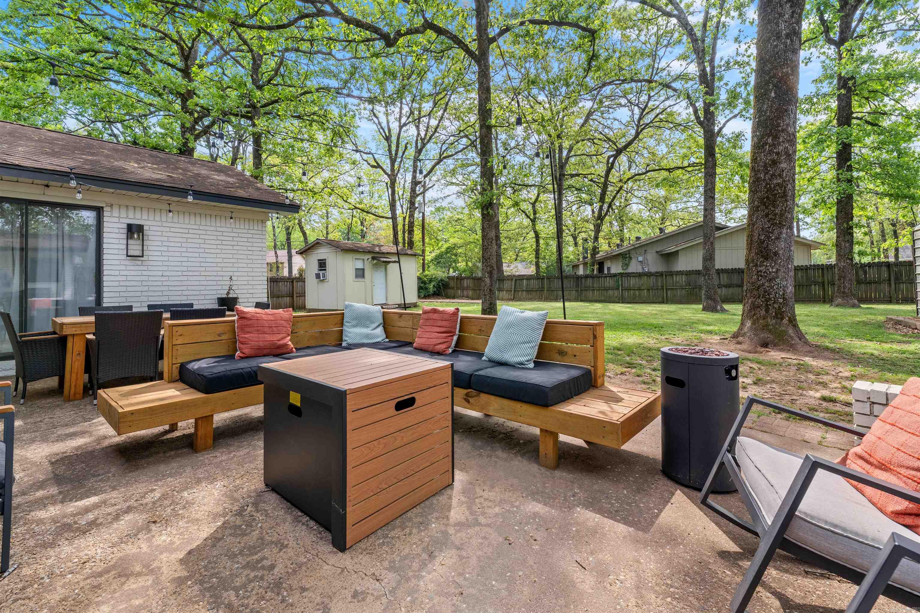 4  Daniel Dr  Sherwood, AR