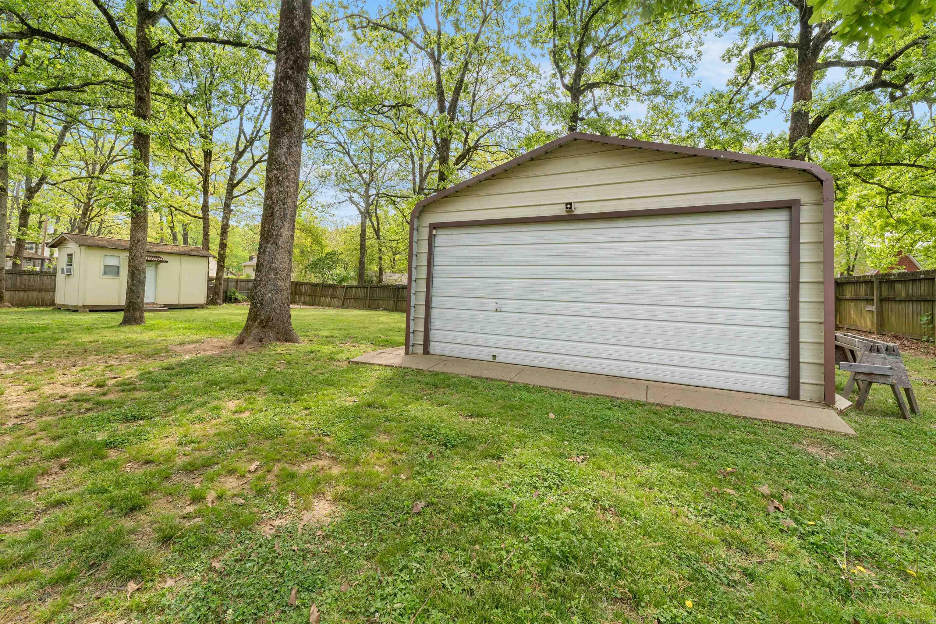 4  Daniel Dr  Sherwood, AR