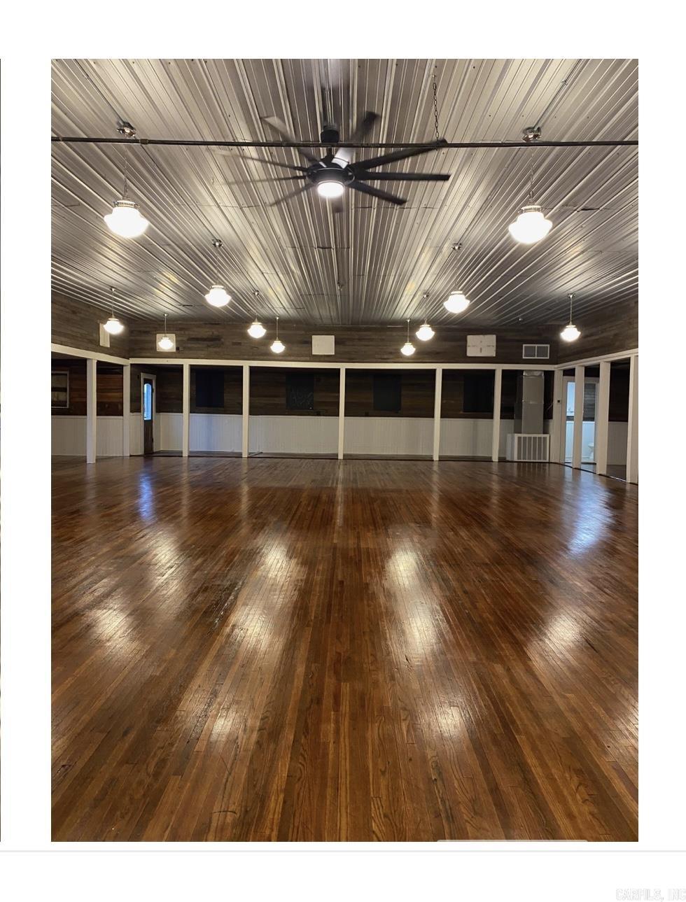 2206  W MAIN ST  Clarksville, AR