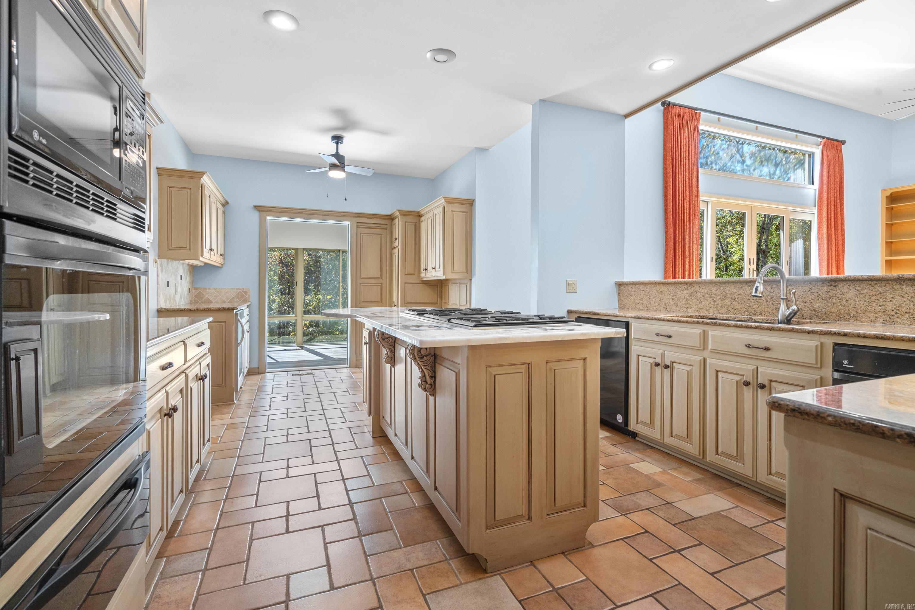 222  WHISPERING HILLS  Hot Springs, AR