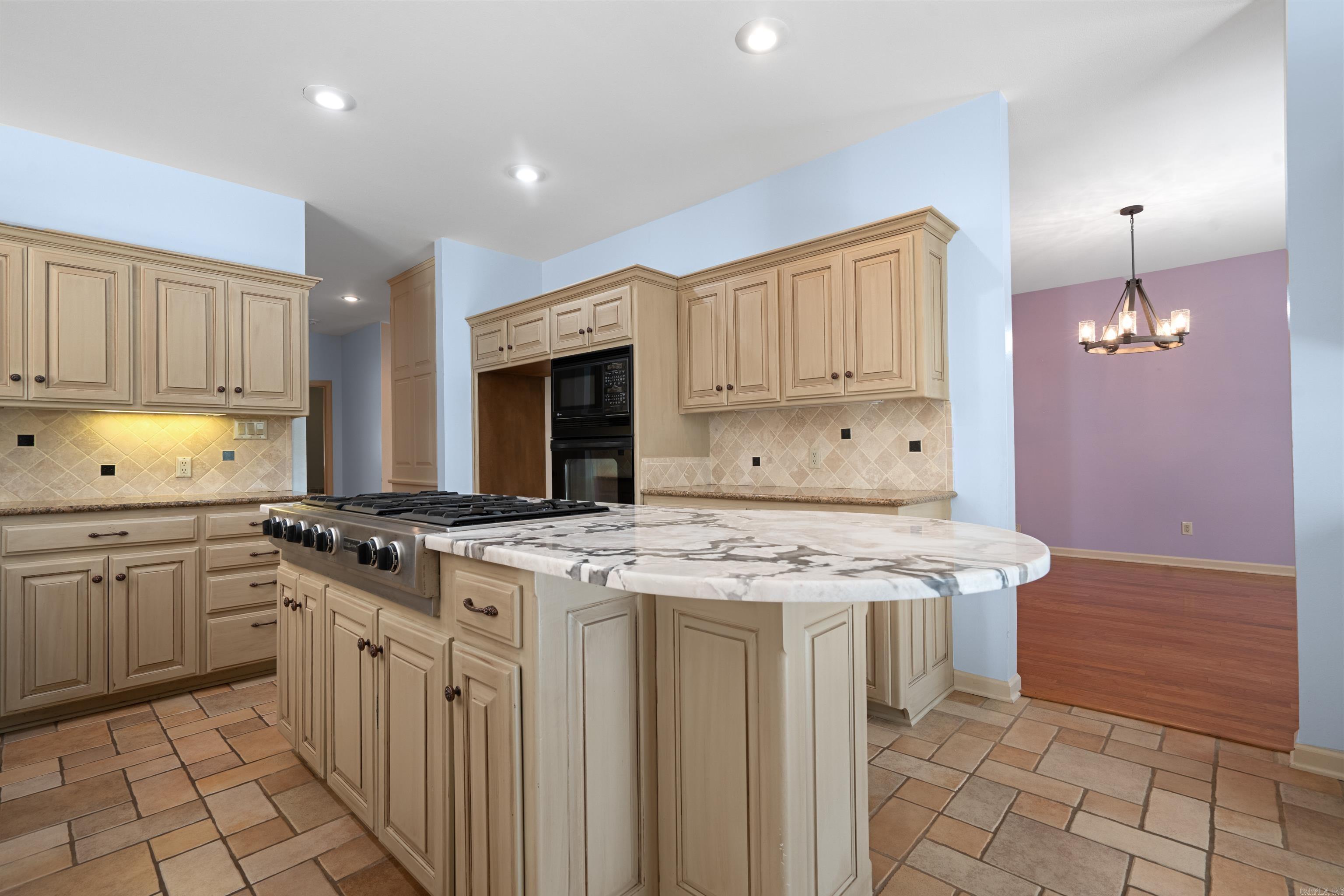 222  WHISPERING HILLS  Hot Springs, AR
