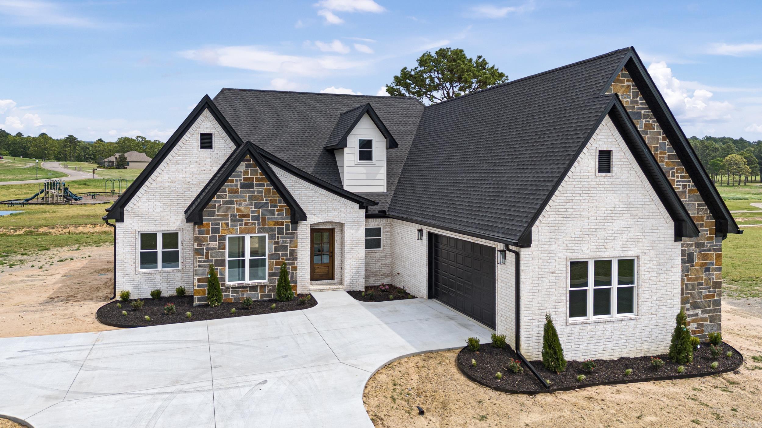 10086  Olivia  Danville, AR