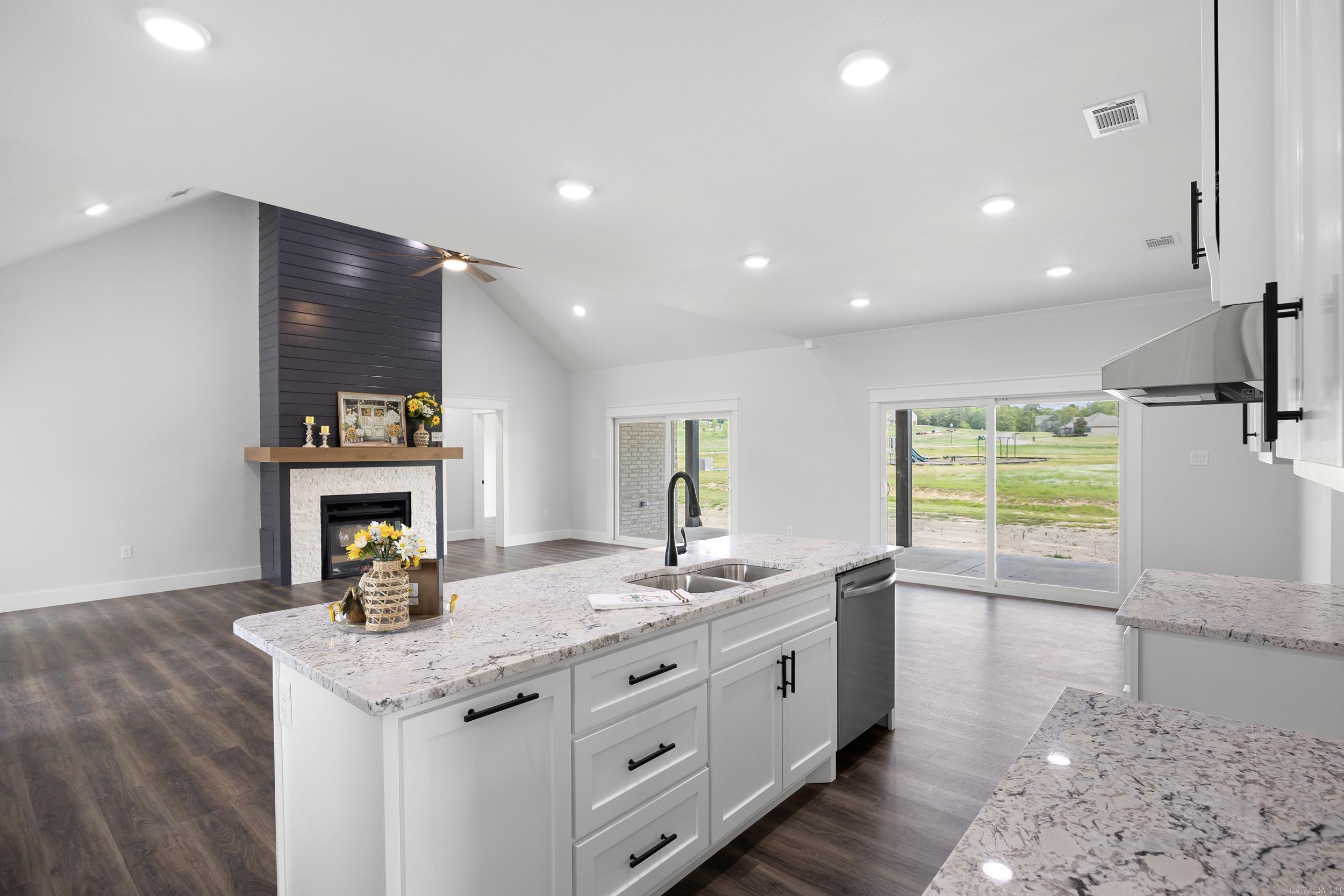 10086  Olivia  Danville, AR