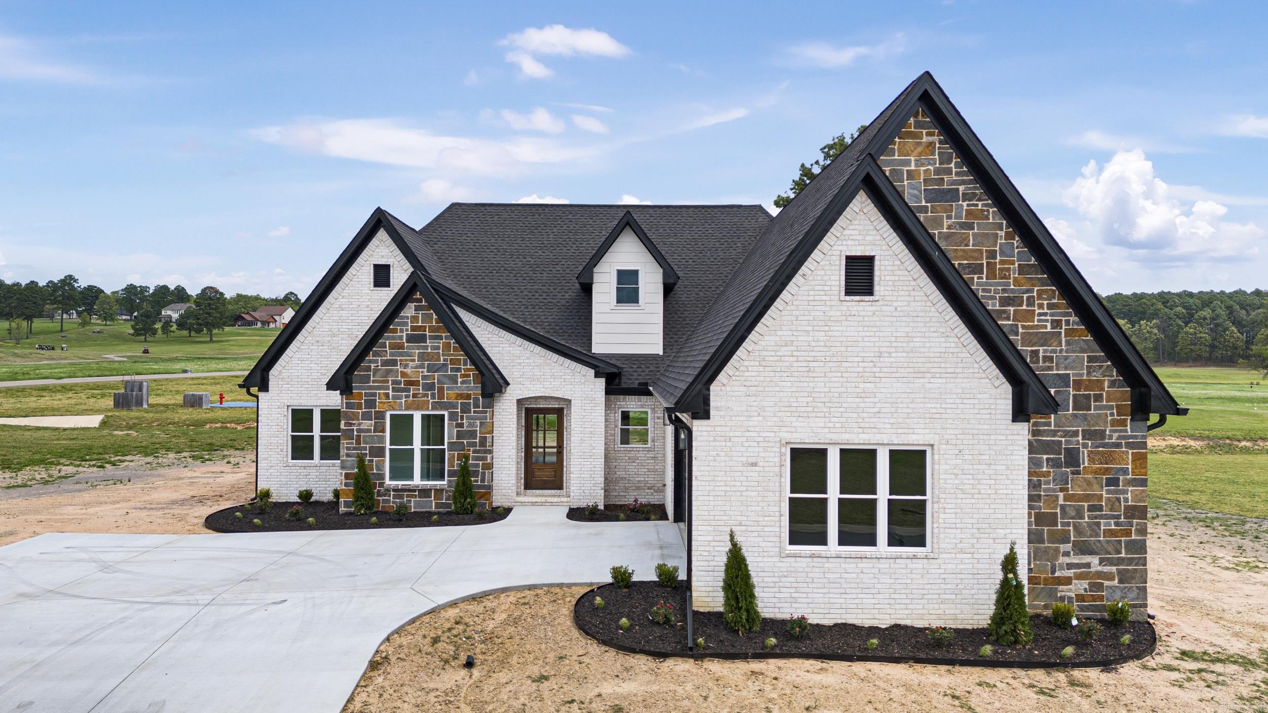 10086  Olivia  Danville, AR