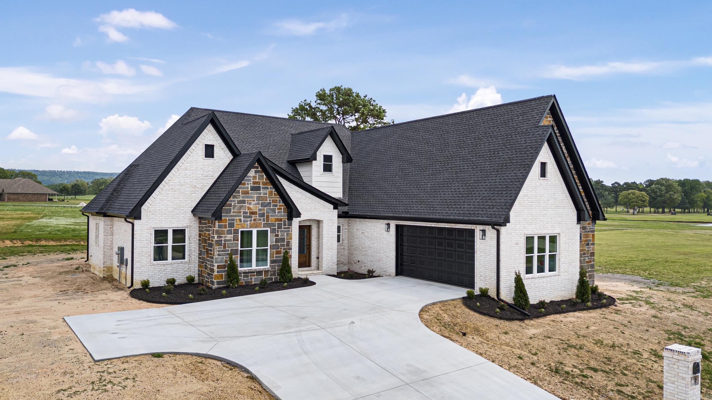 10086  Olivia  Danville, AR